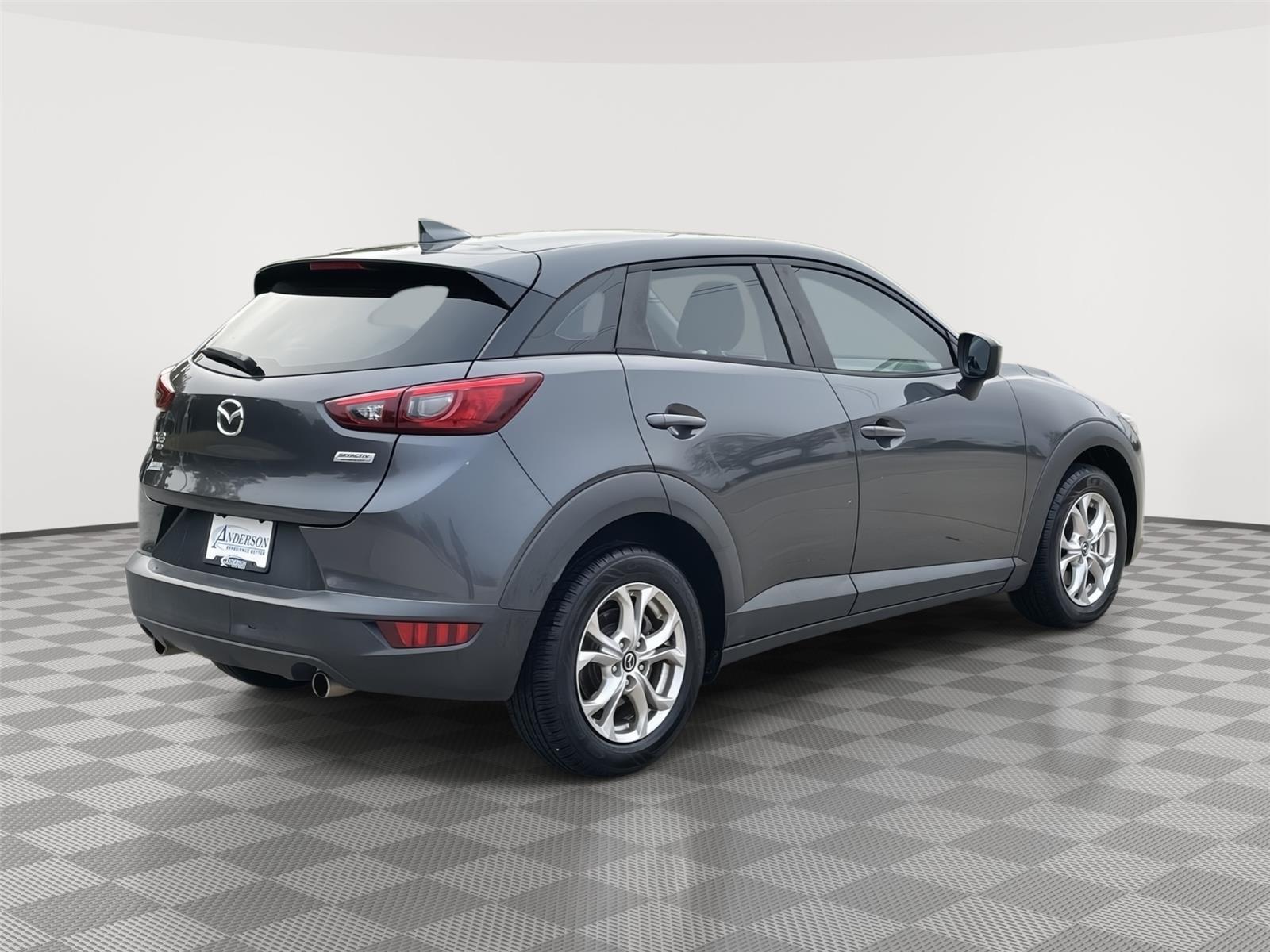 Vehicle photo 7