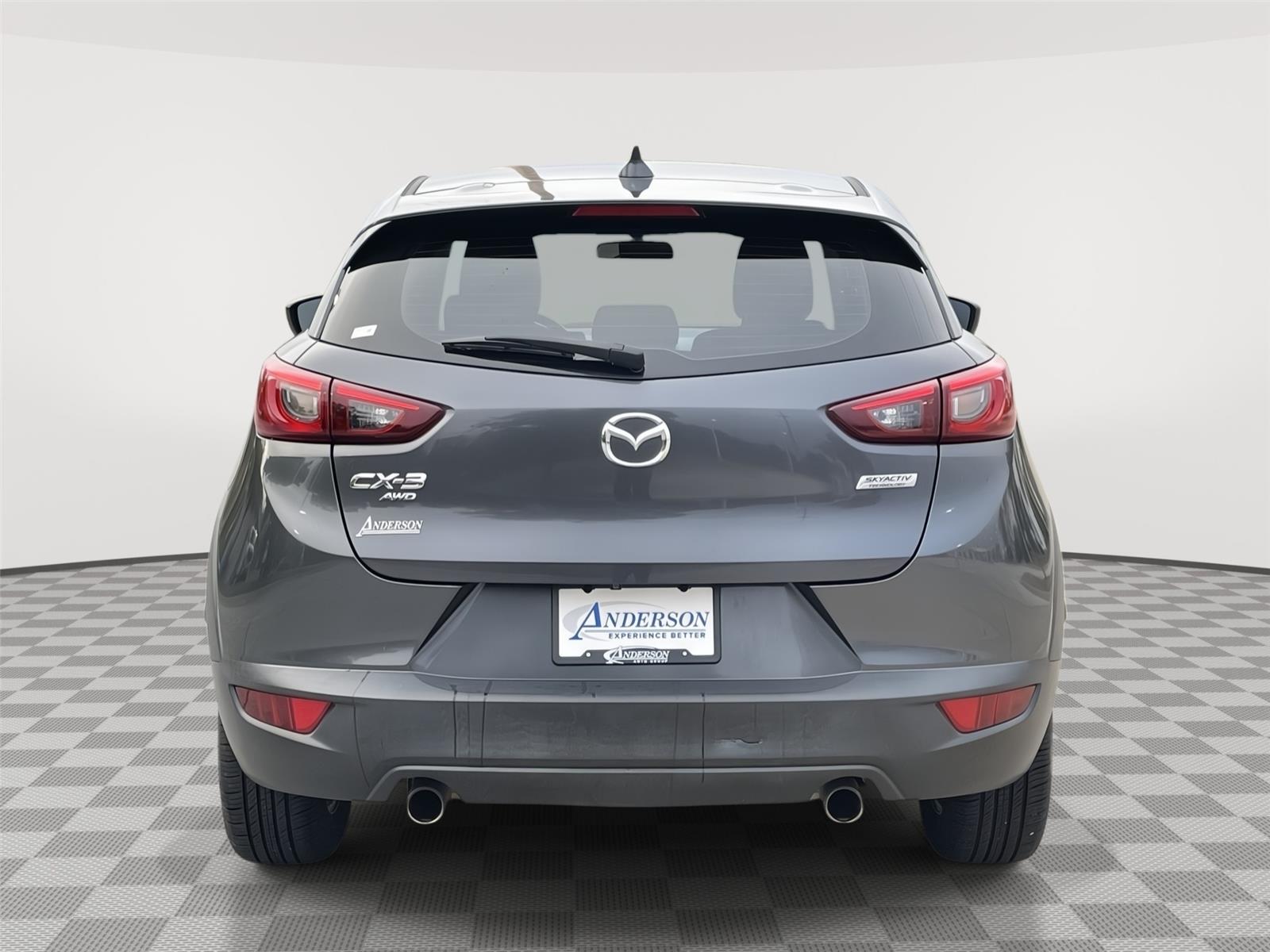 Vehicle photo 8