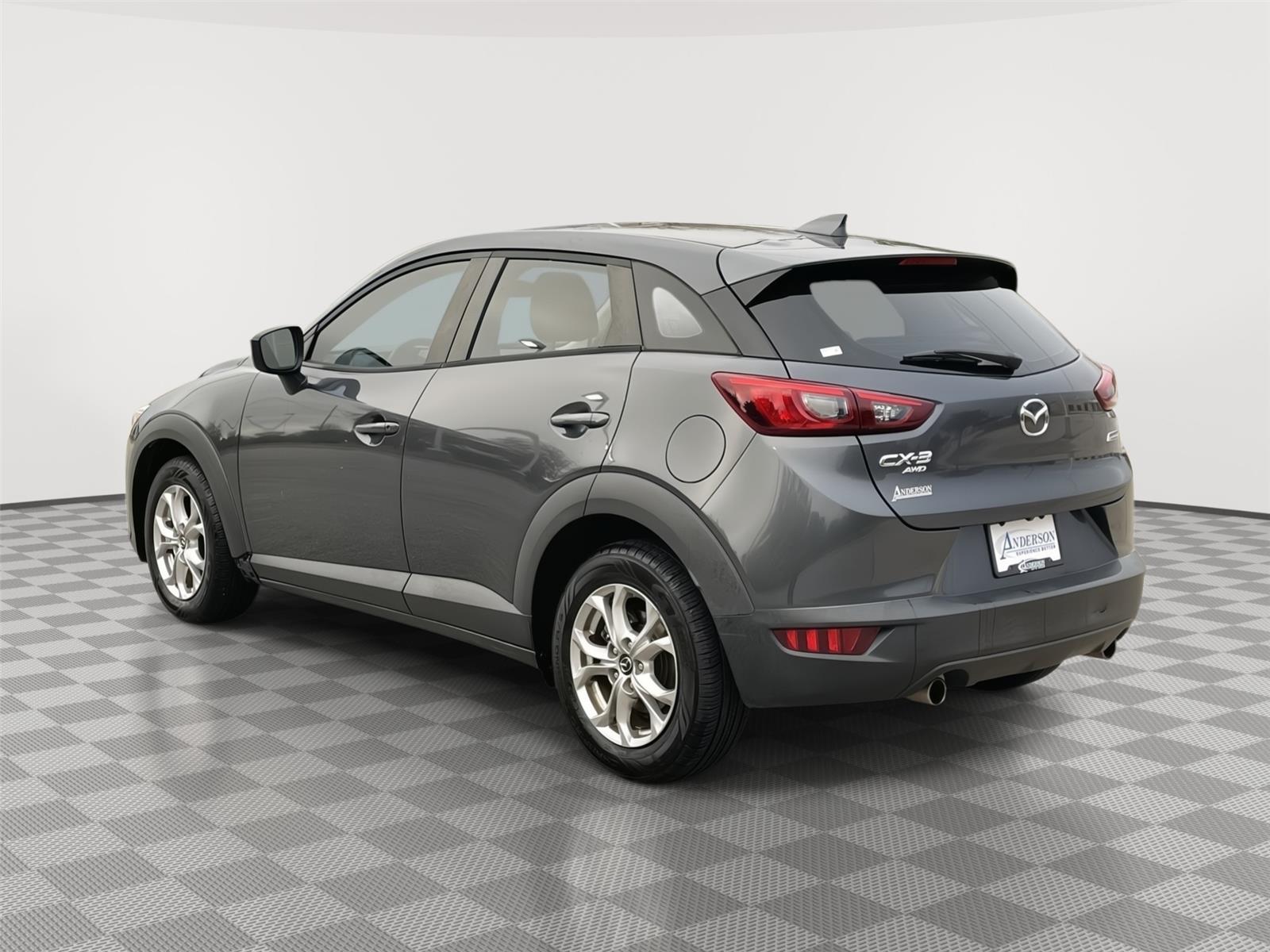 Vehicle photo 9