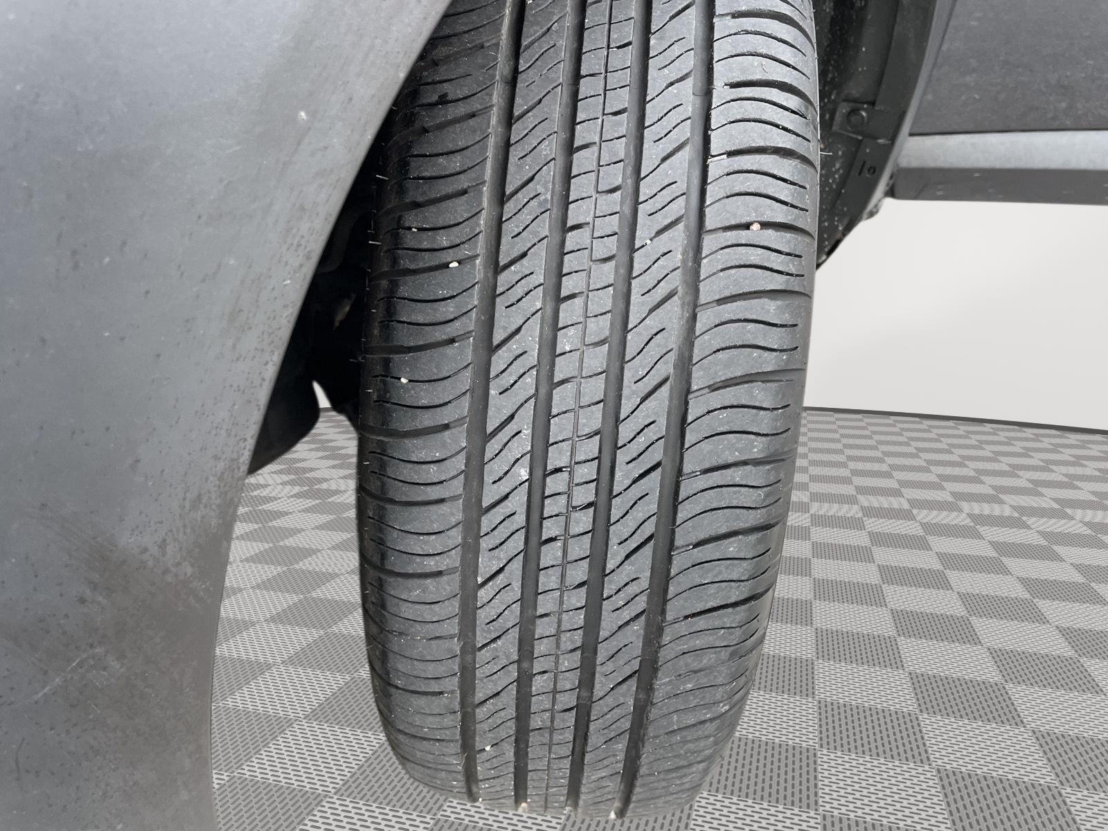 Vehicle photo 11
