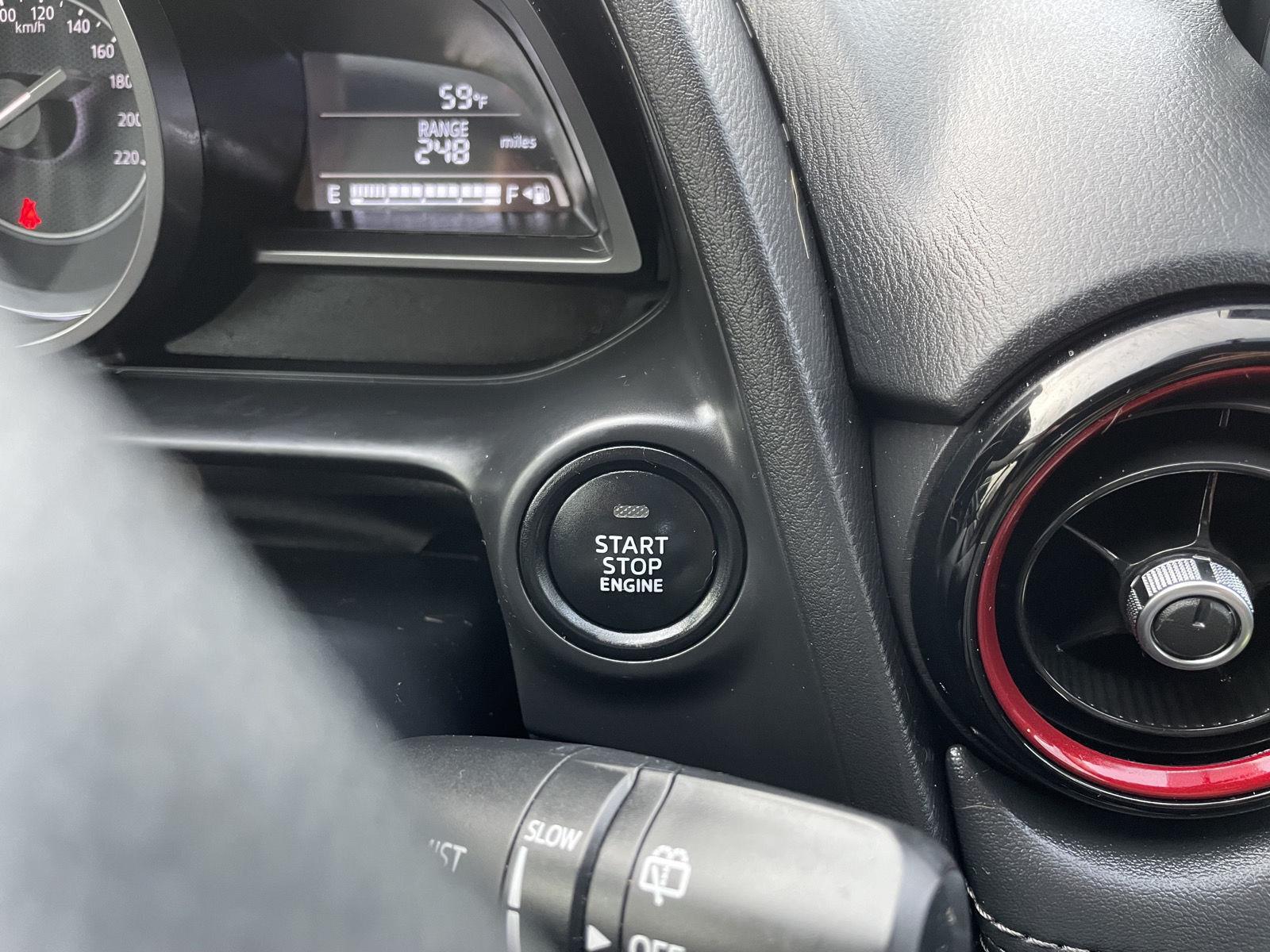 Vehicle photo 23