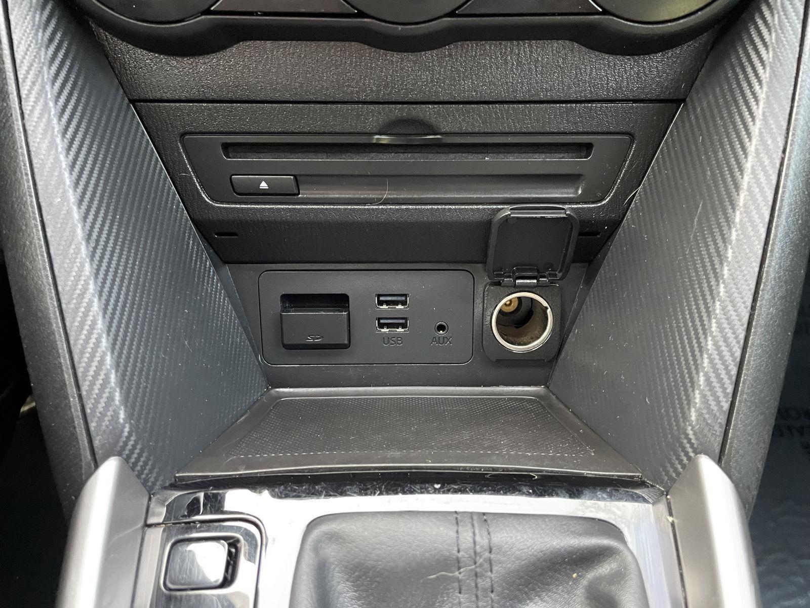 Vehicle photo 26