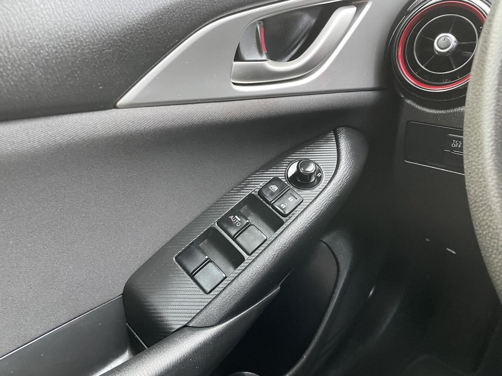Vehicle photo 27