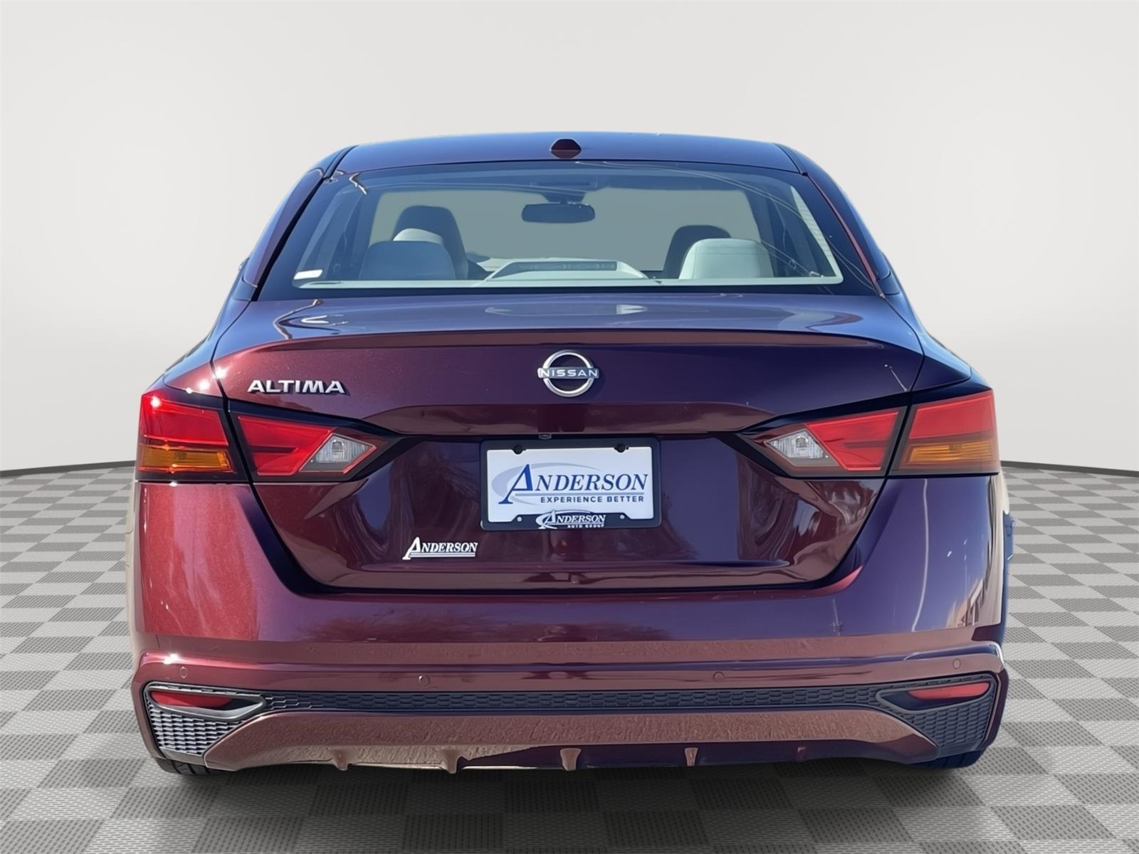 Vehicle photo 8
