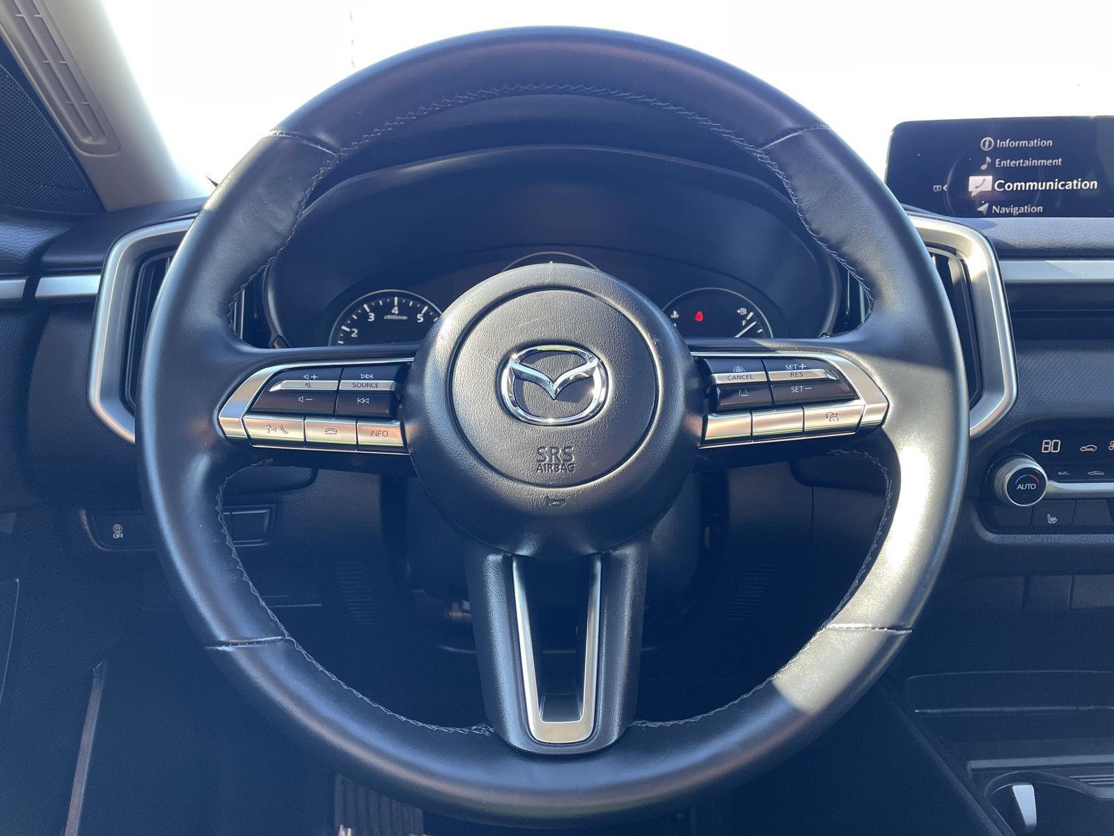 Vehicle photo 12
