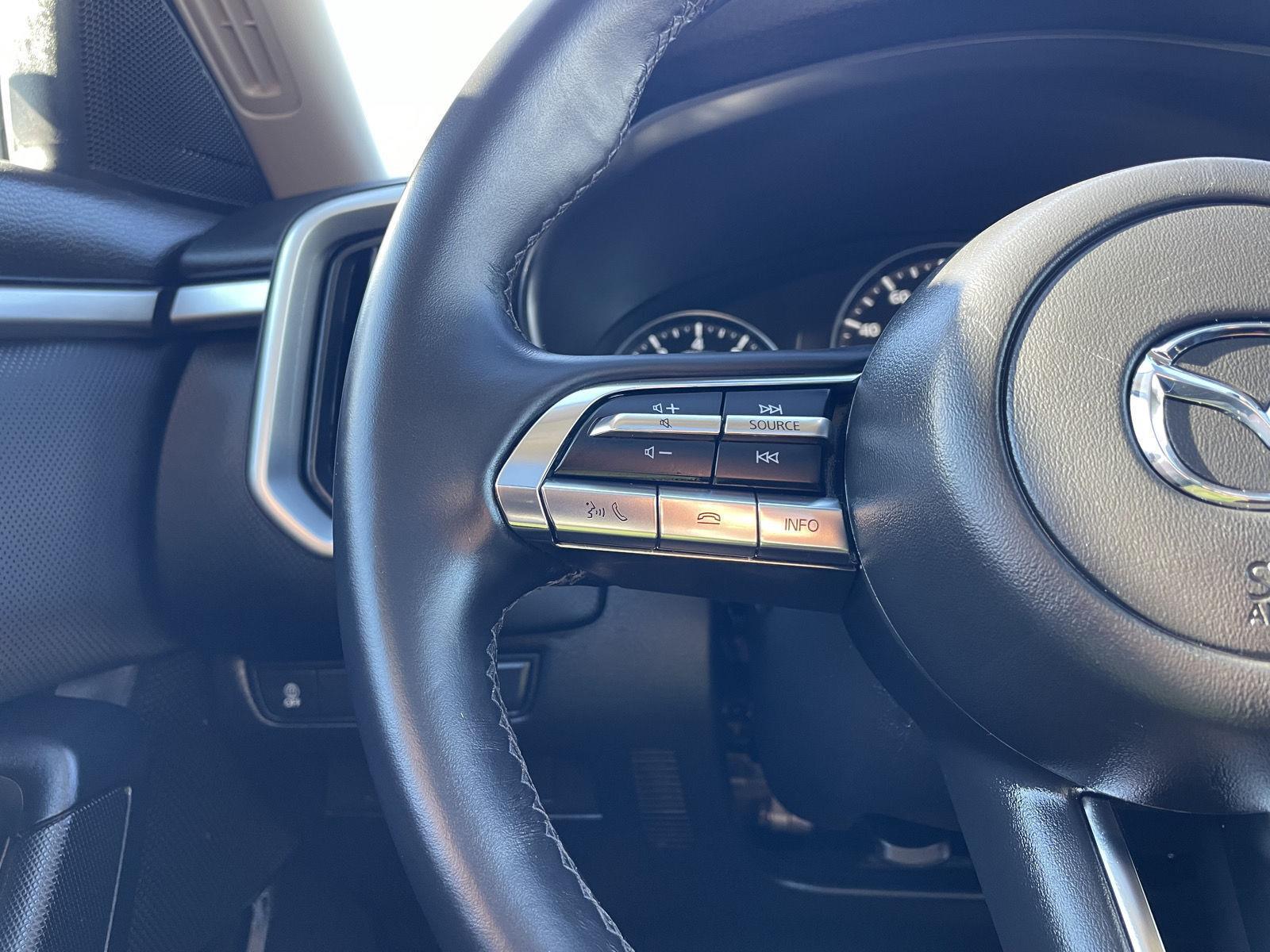 Vehicle photo 13