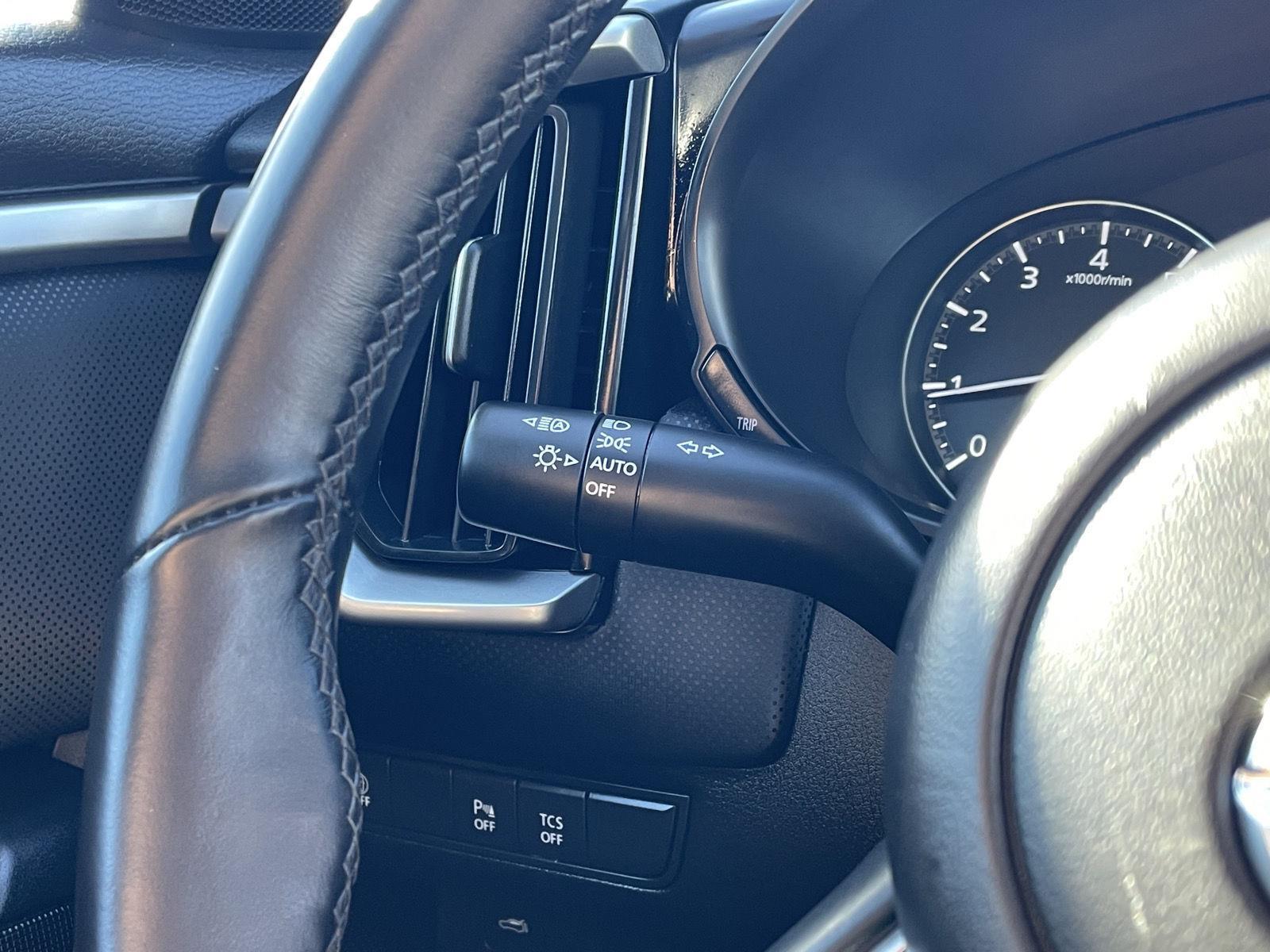 Vehicle photo 15