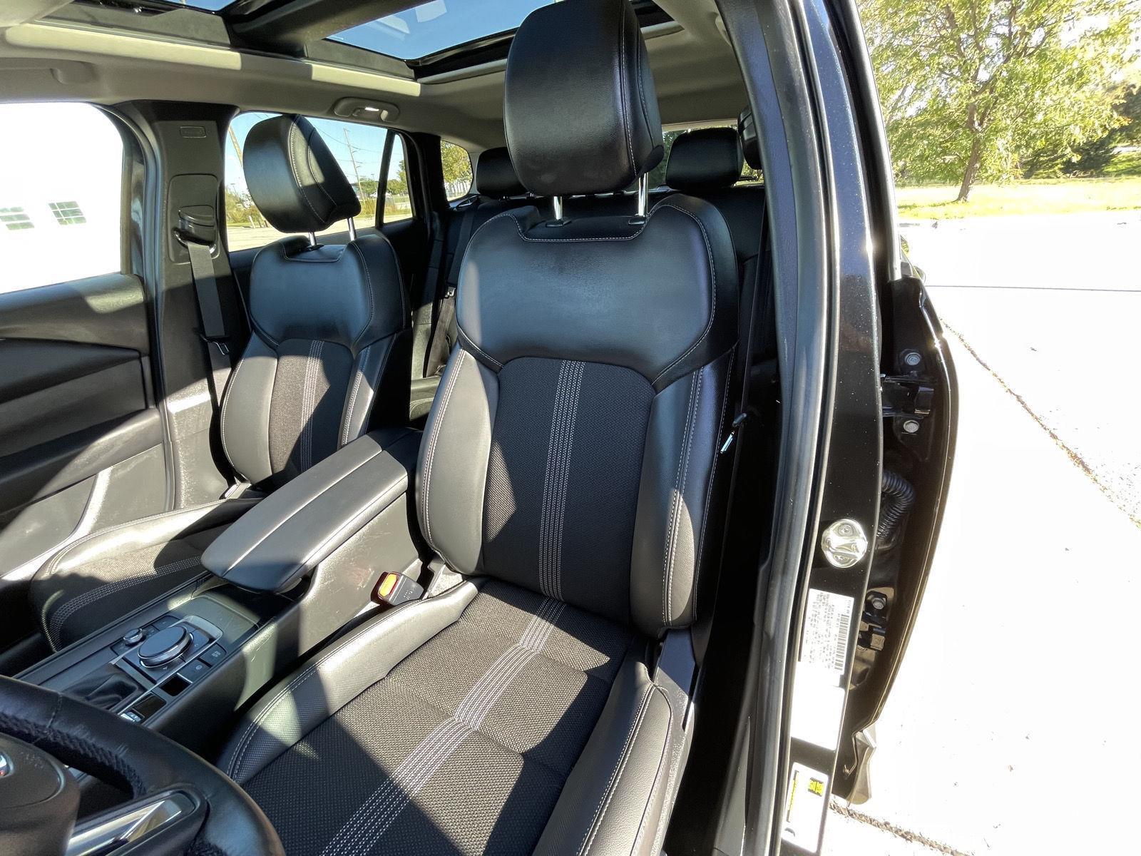 Vehicle photo 17