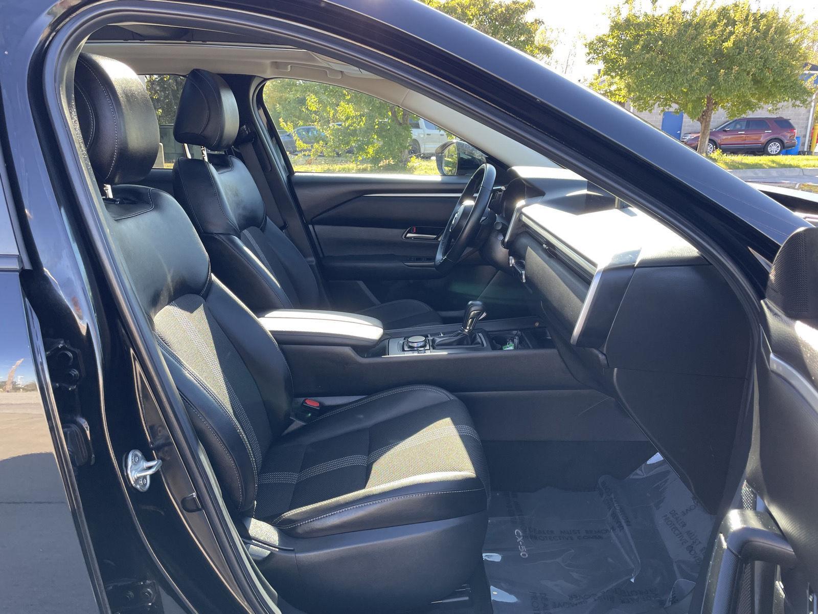 Vehicle photo 18