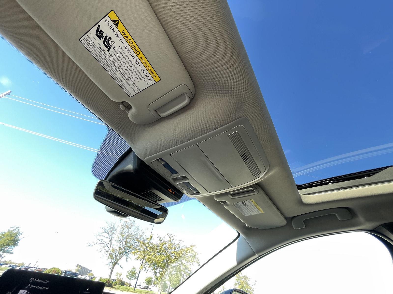 Vehicle photo 20