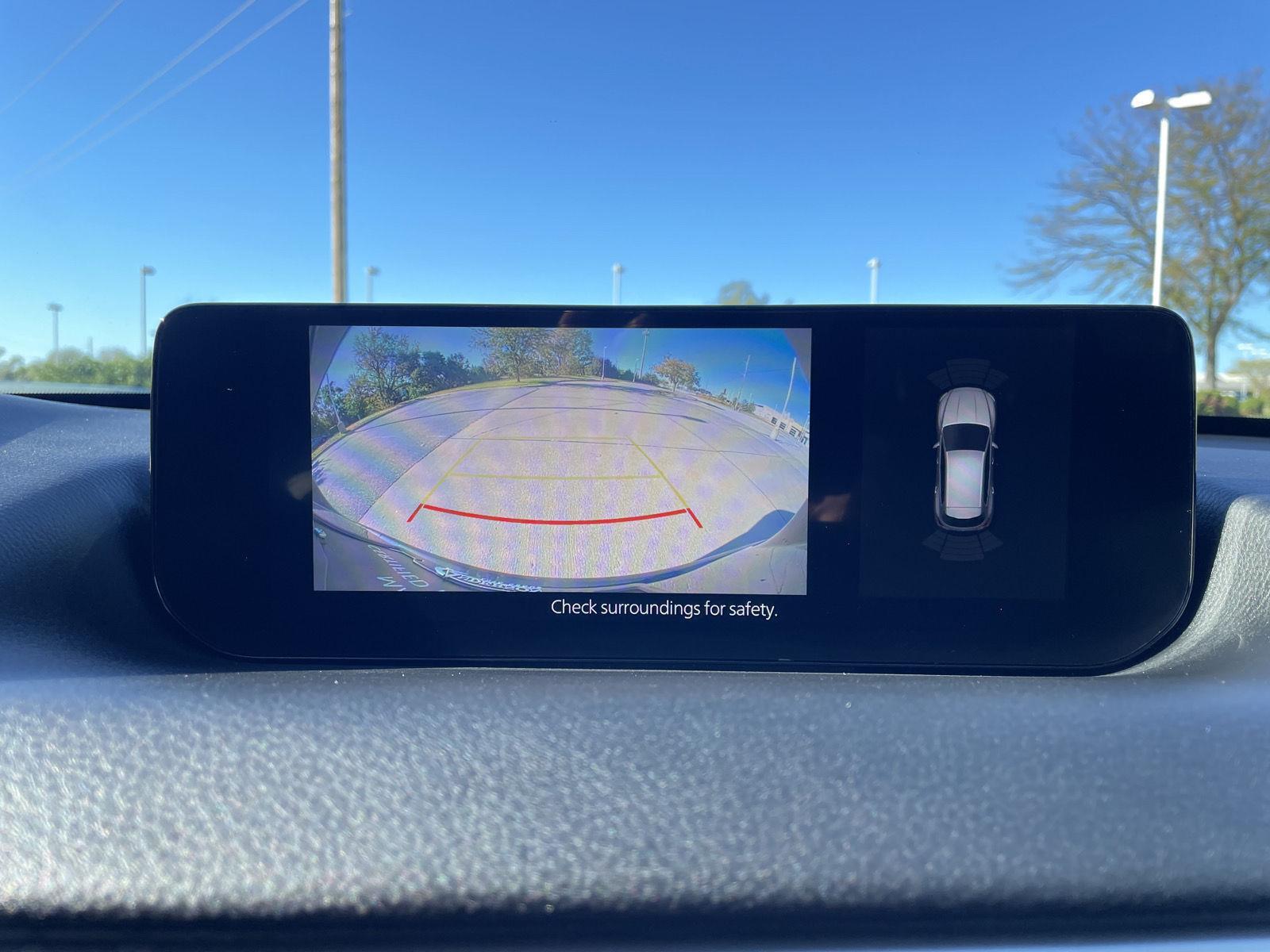 Vehicle photo 23