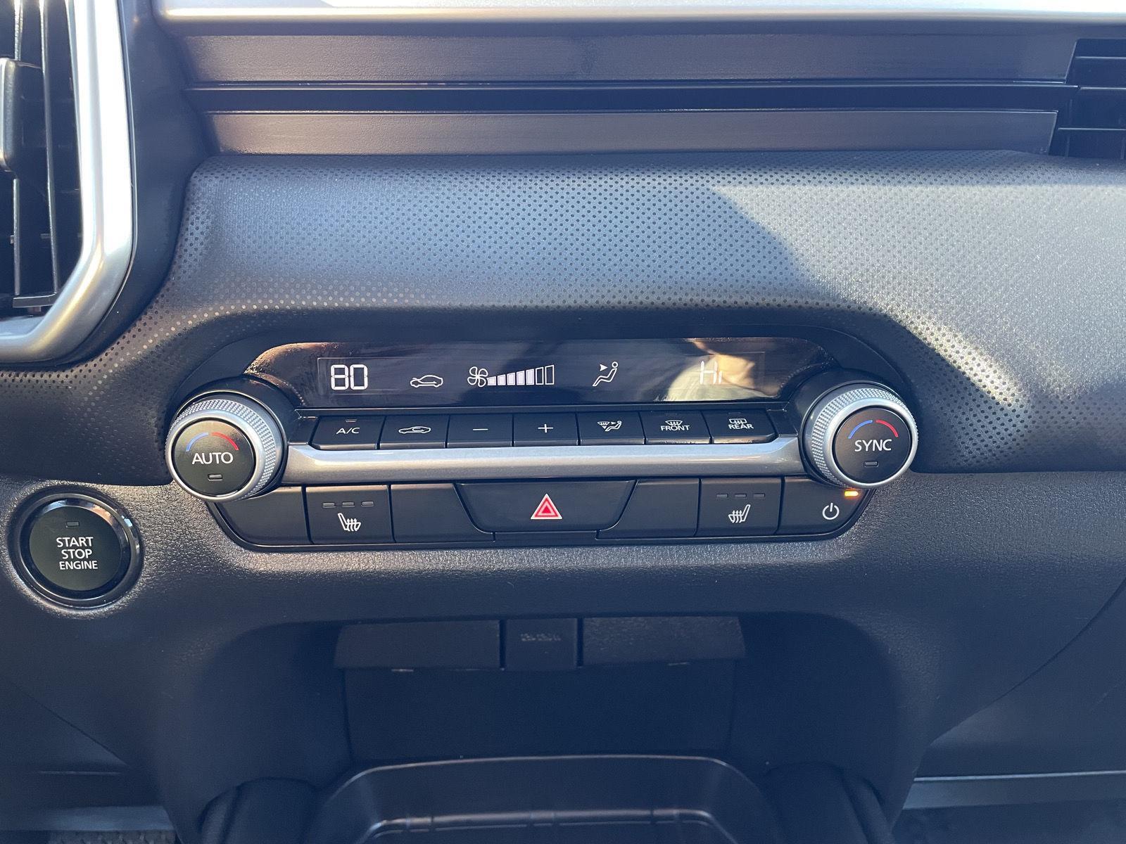 Vehicle photo 25