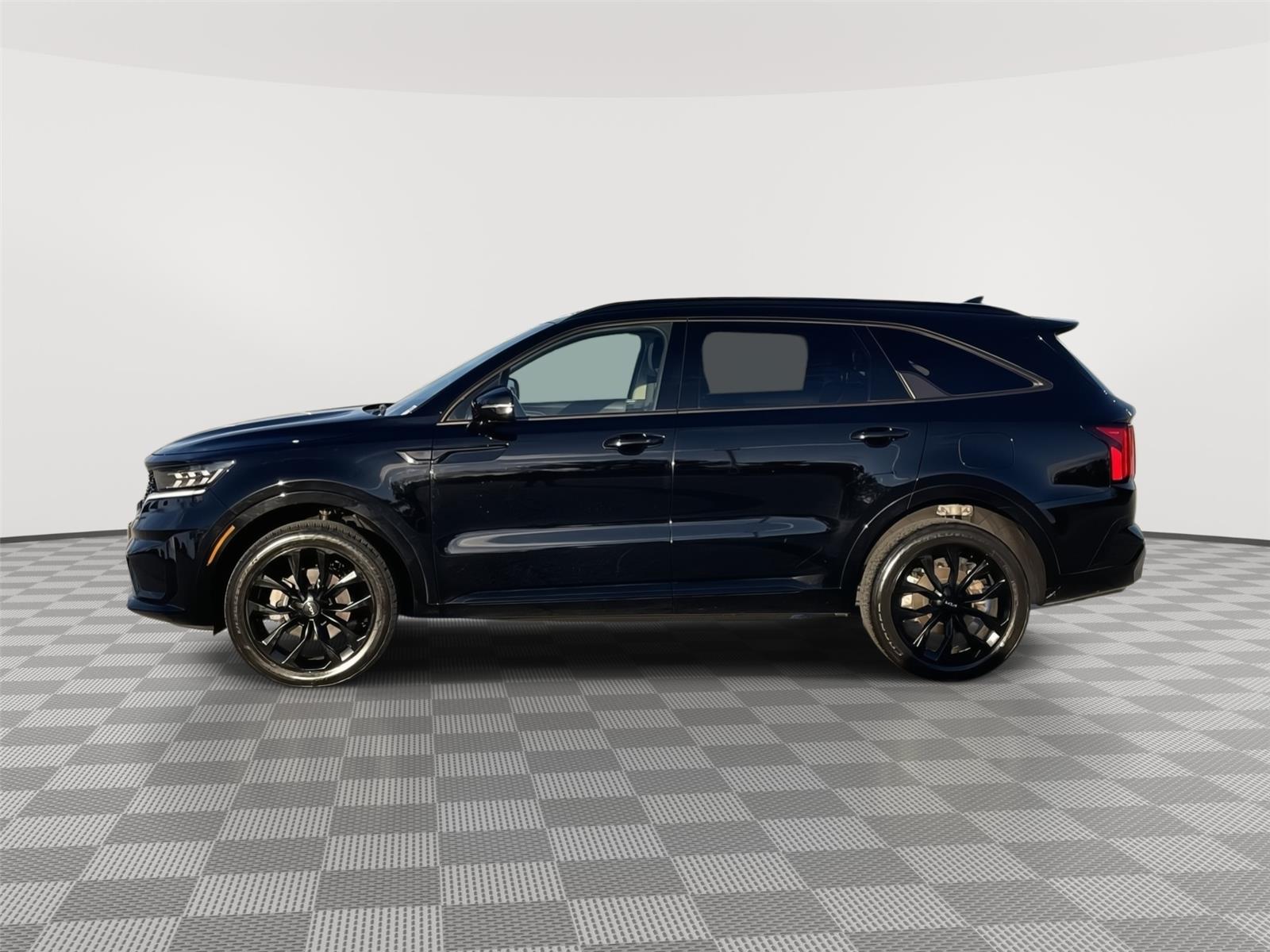 Vehicle photo 2