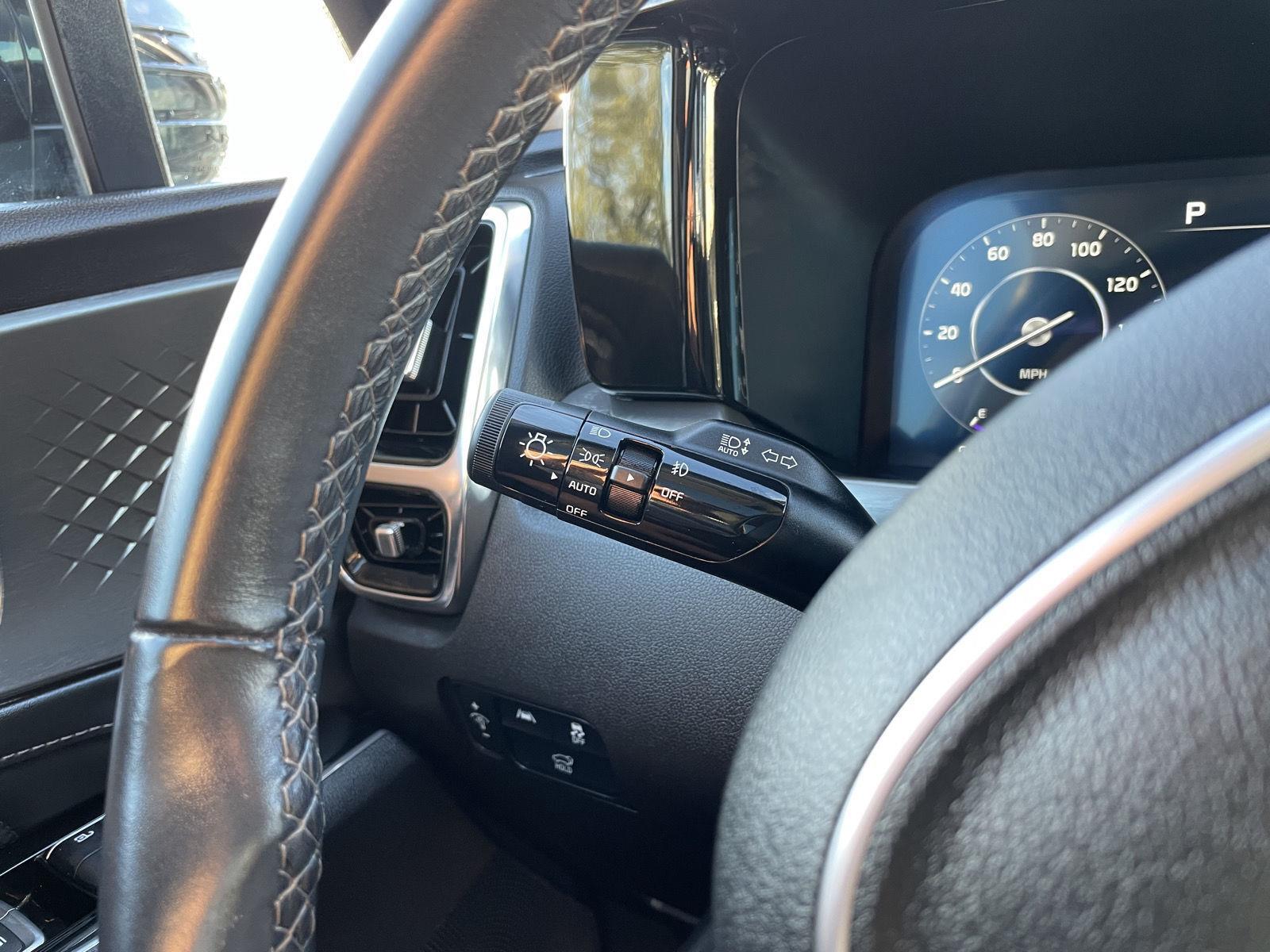 Vehicle photo 15