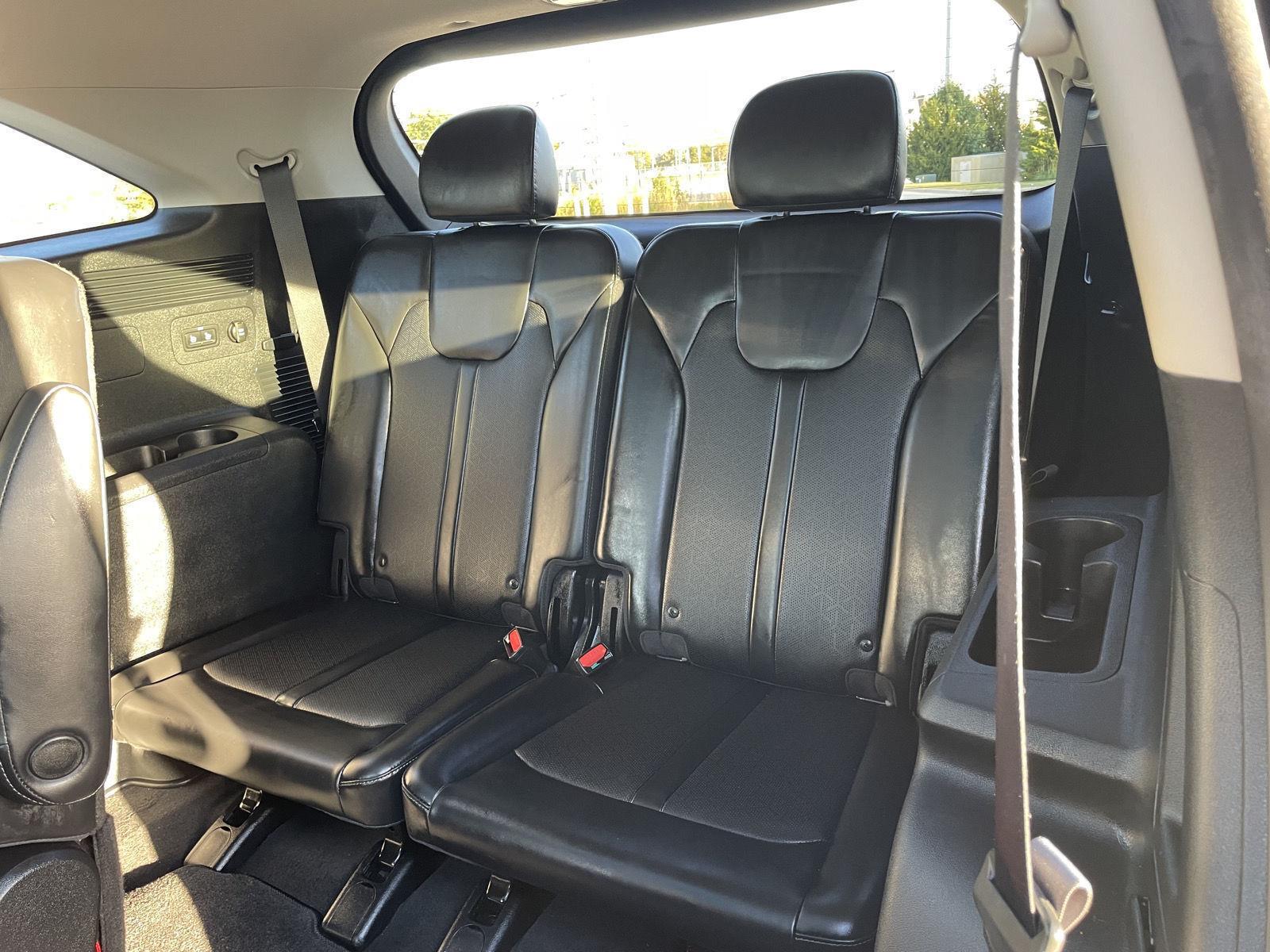 Vehicle photo 20