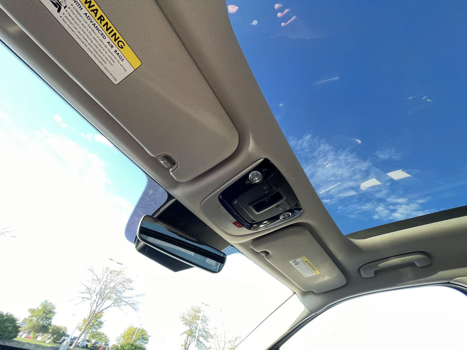 Vehicle photo 21