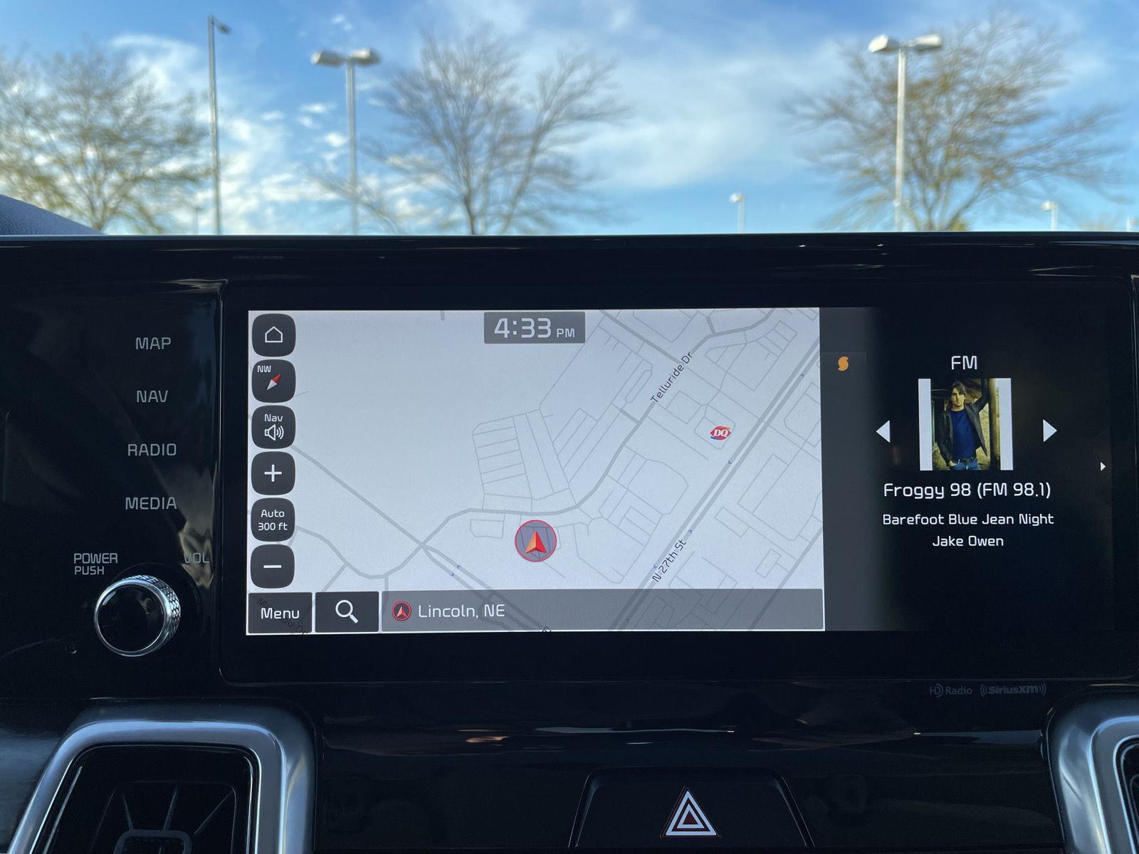 Vehicle photo 25