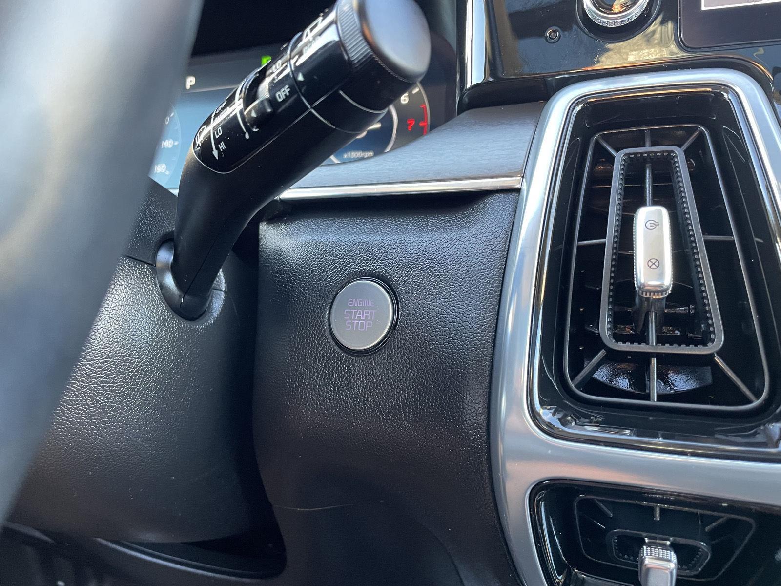 Vehicle photo 26