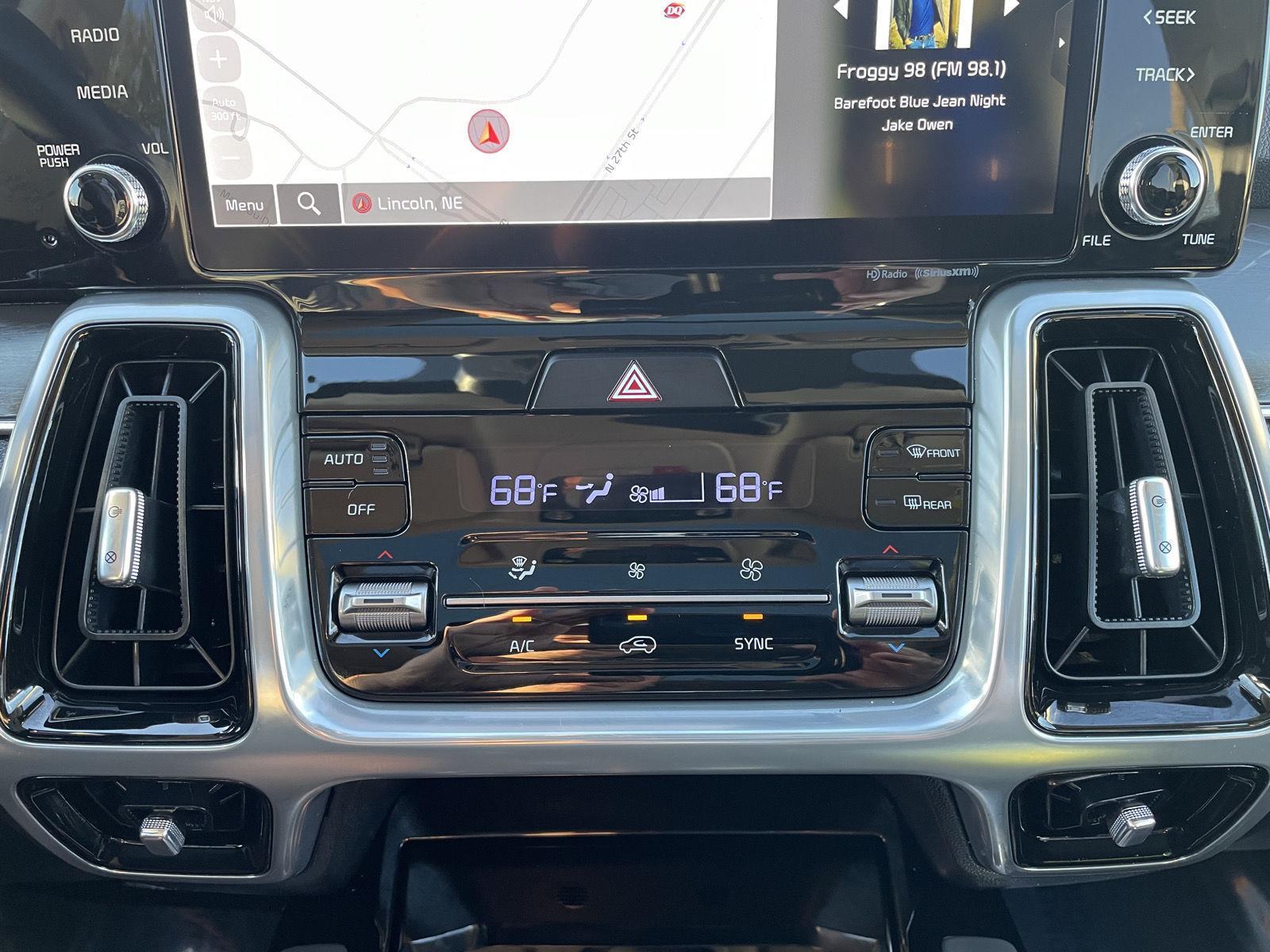Vehicle photo 27
