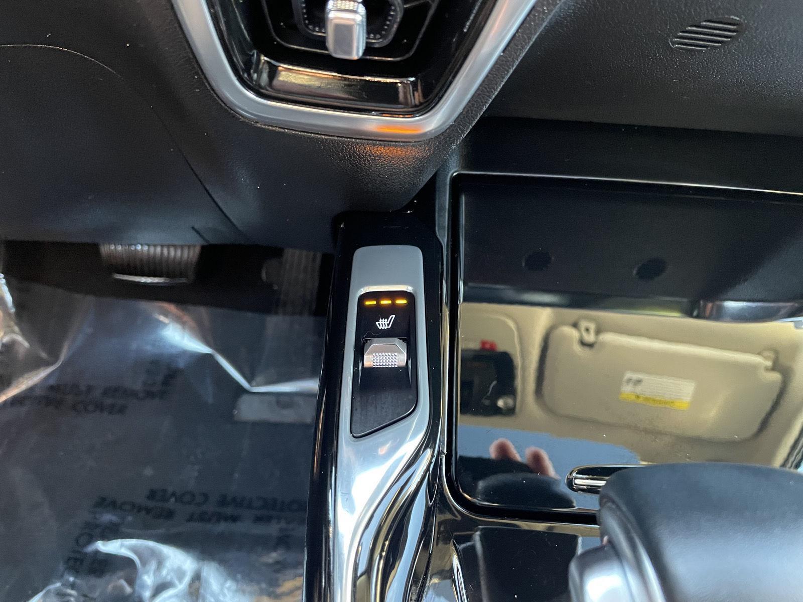 Vehicle photo 28
