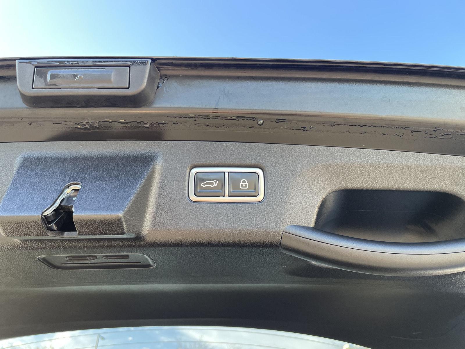 Vehicle photo 36