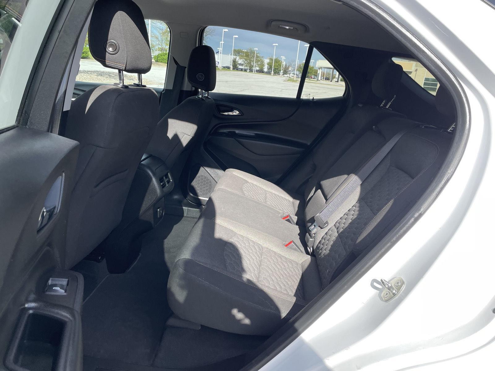 Vehicle photo 19