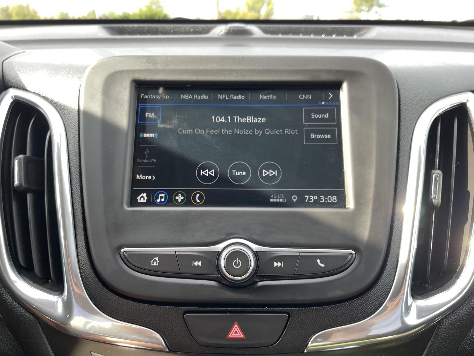 Vehicle photo 24