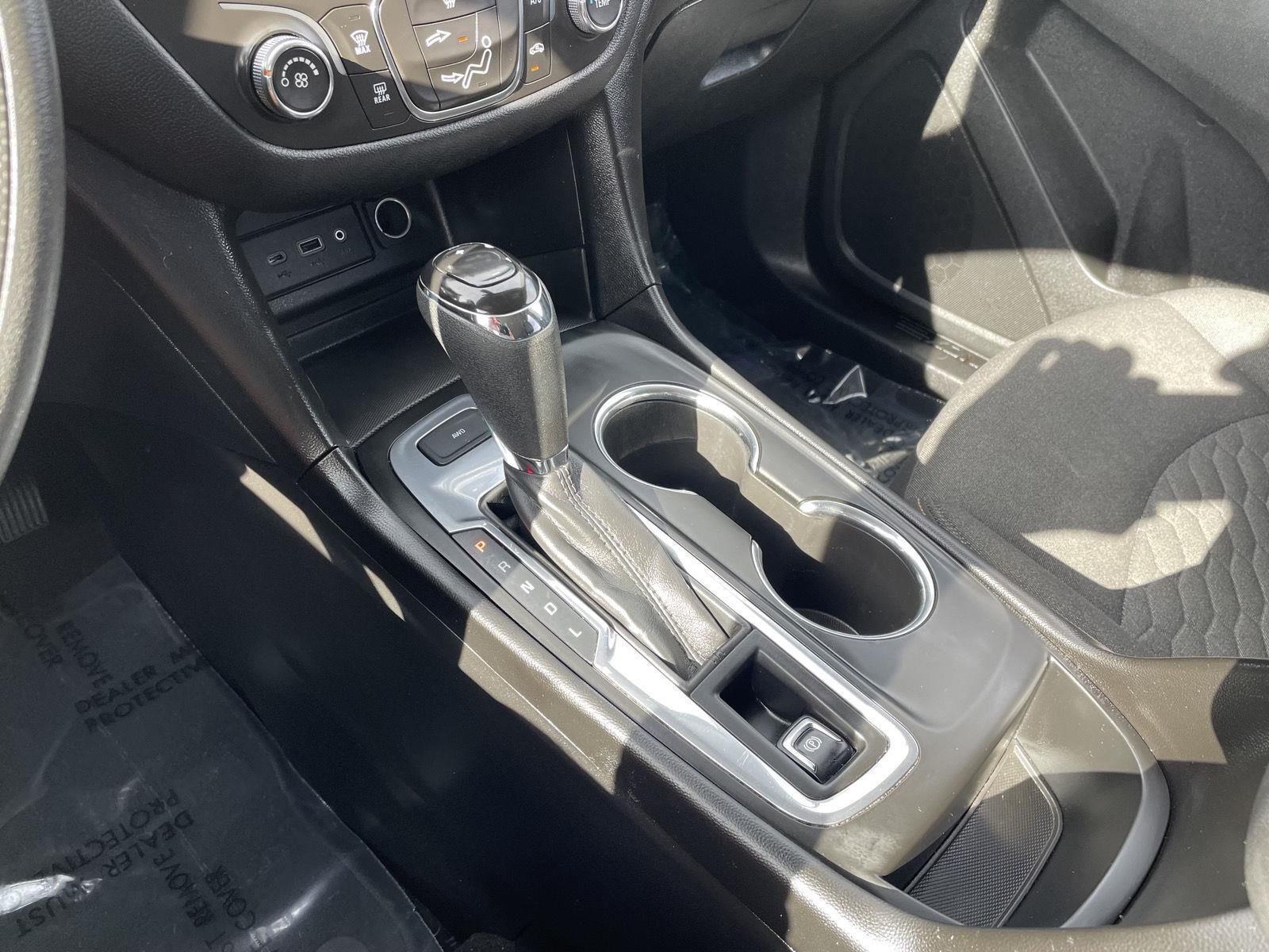 Vehicle photo 28