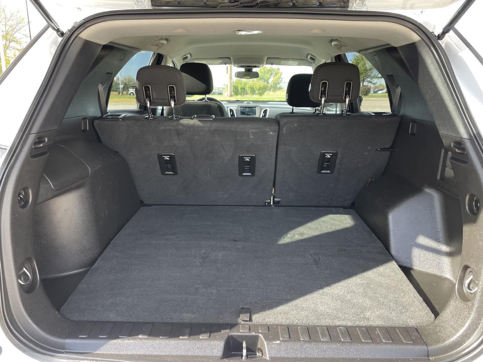 Vehicle photo 32