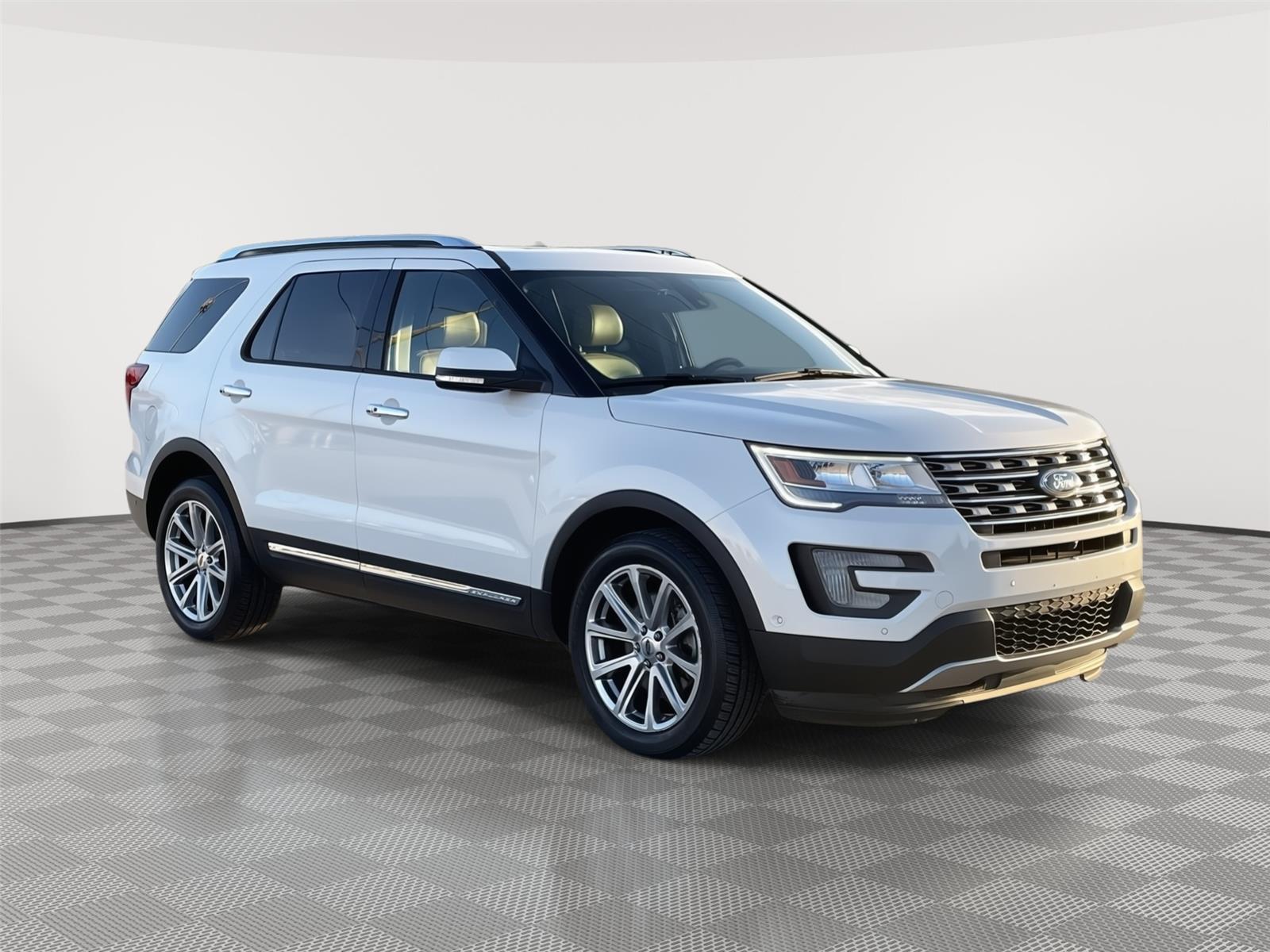 Vehicle photo 5