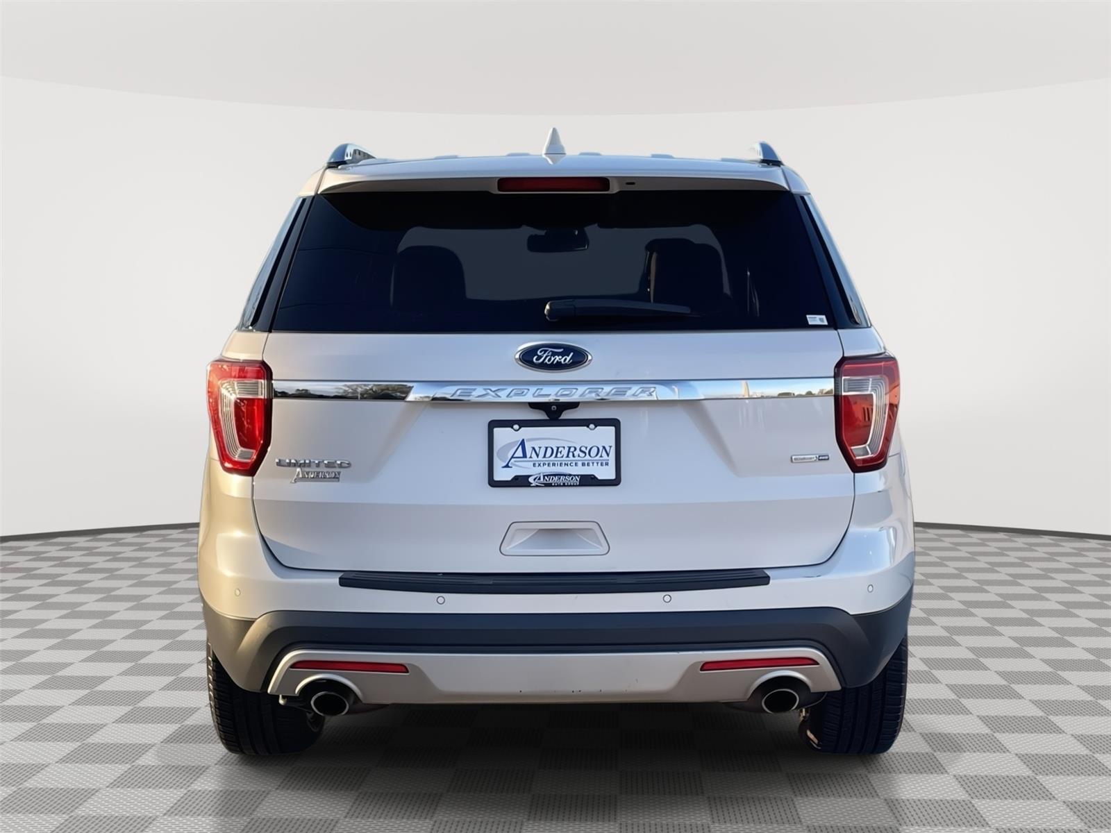 Vehicle photo 8