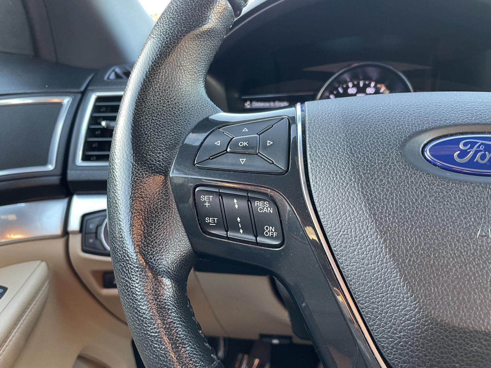 Vehicle photo 13