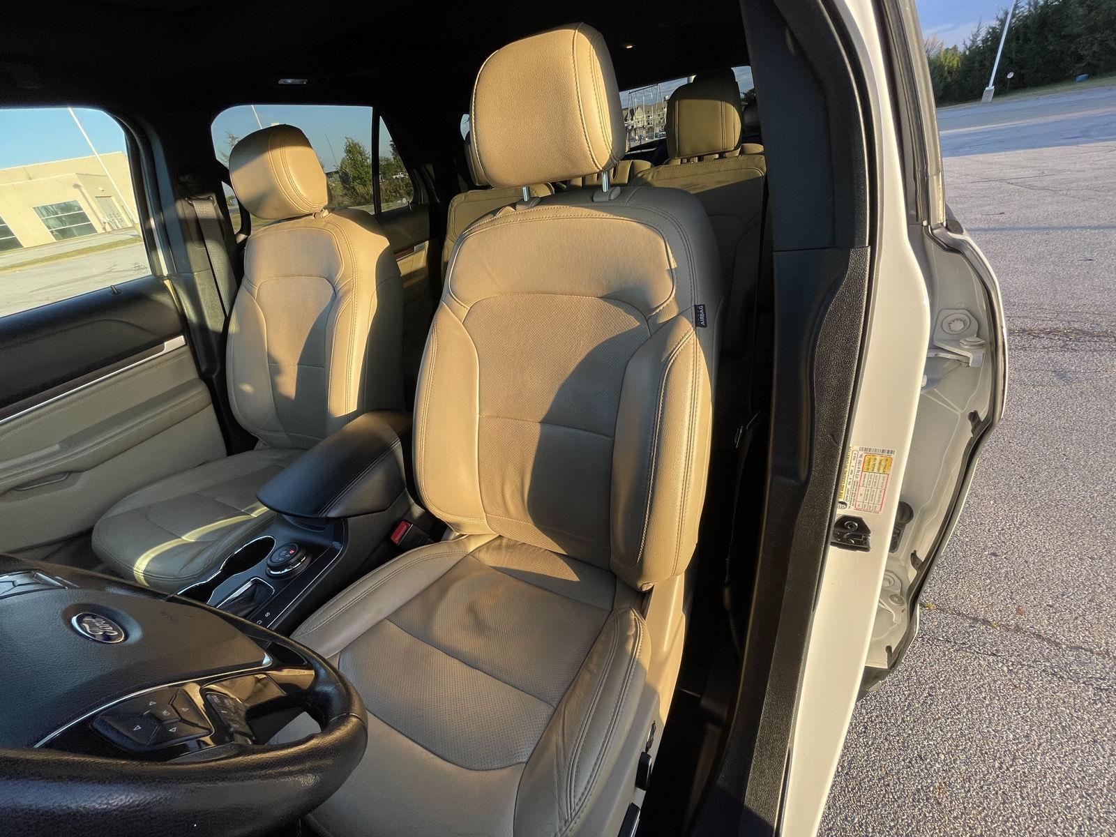 Vehicle photo 17