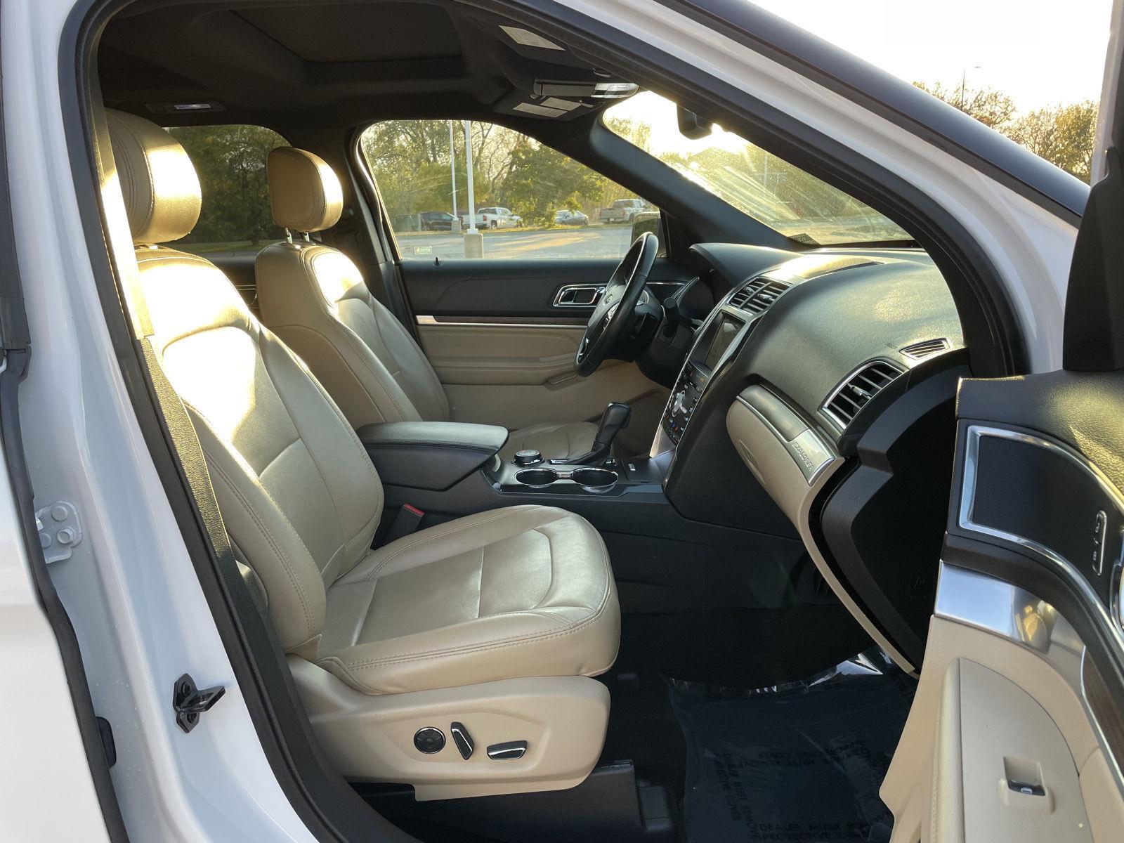 Vehicle photo 18