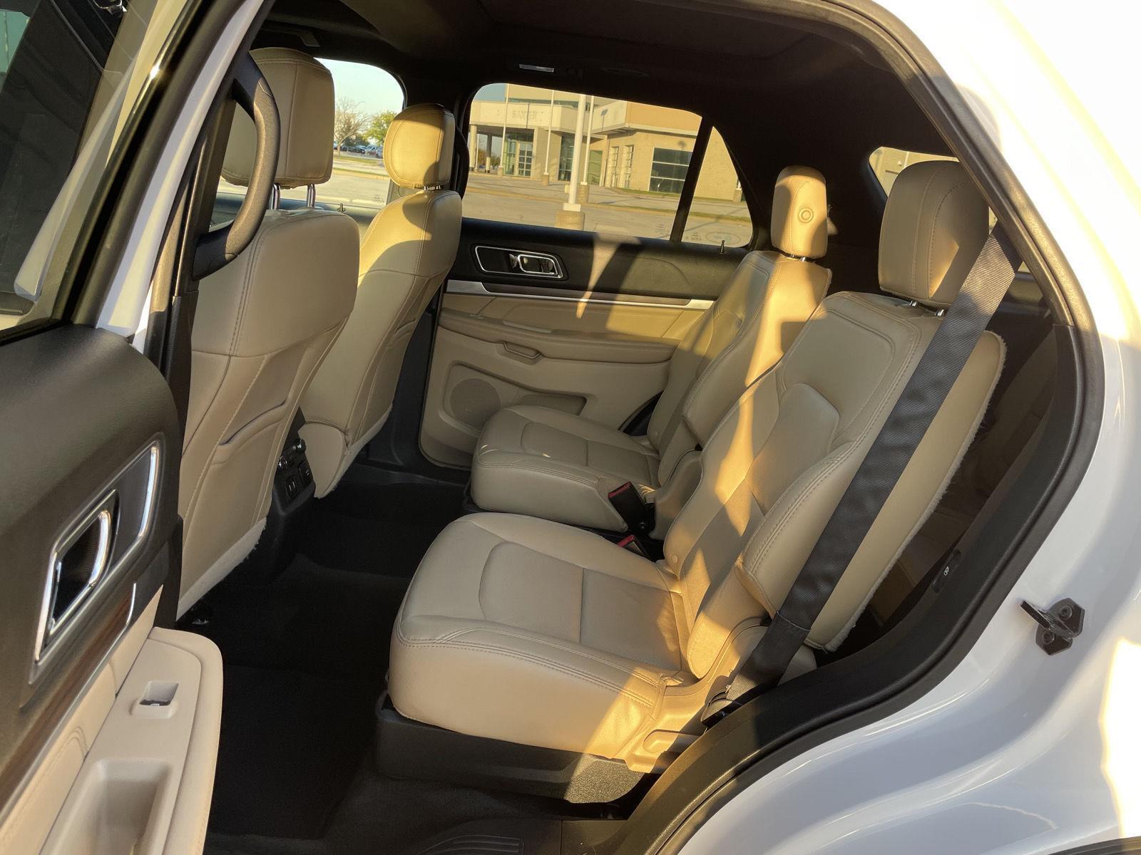 Vehicle photo 19