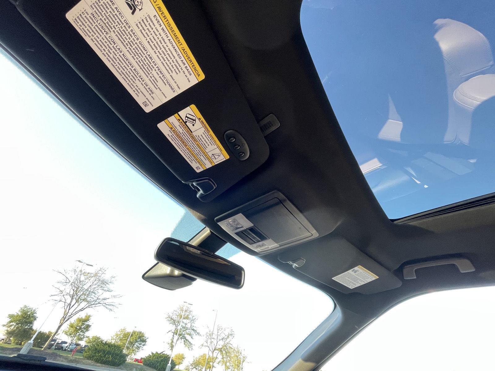 Vehicle photo 22