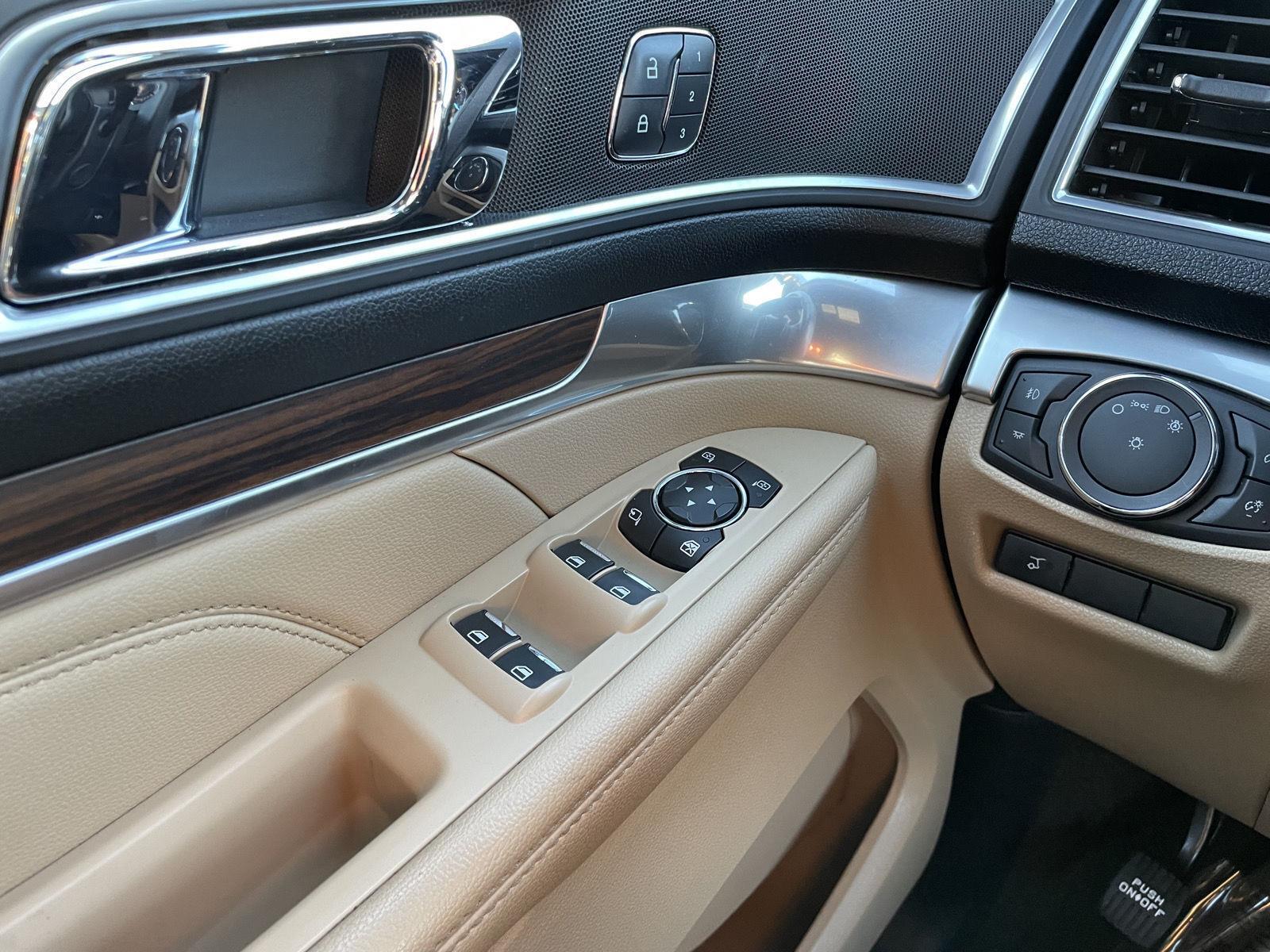 Vehicle photo 33