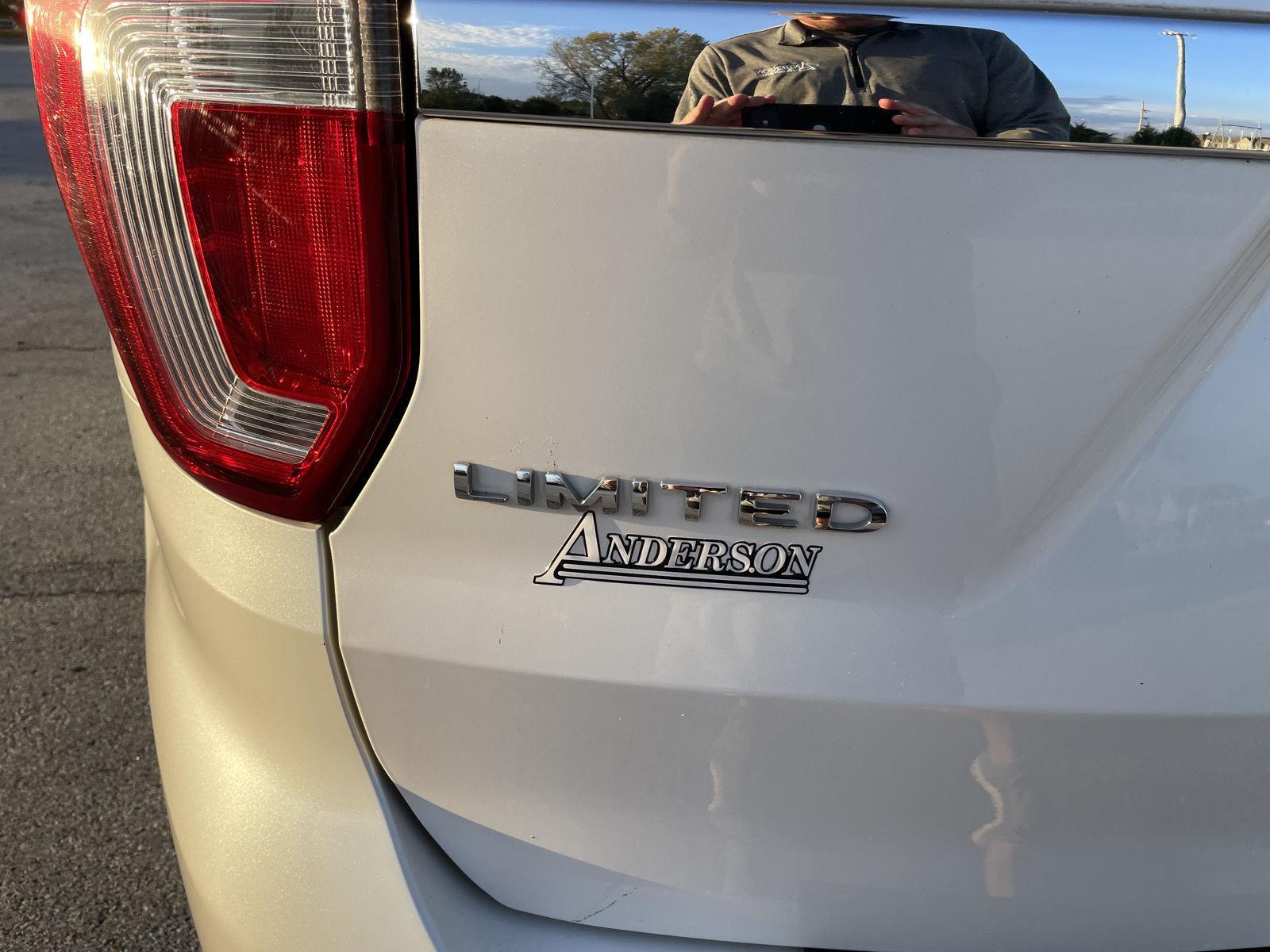Vehicle photo 43