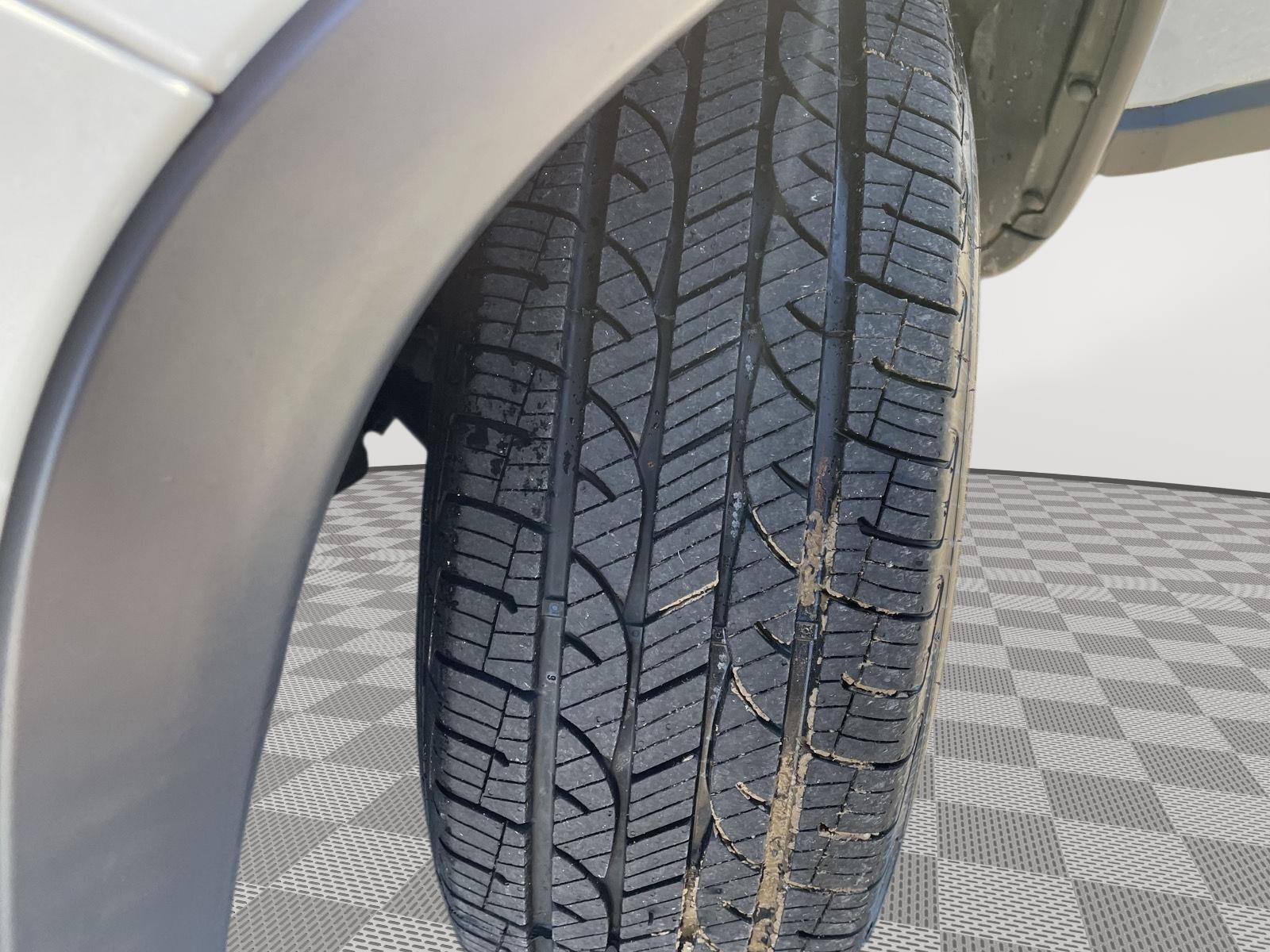 Vehicle photo 11