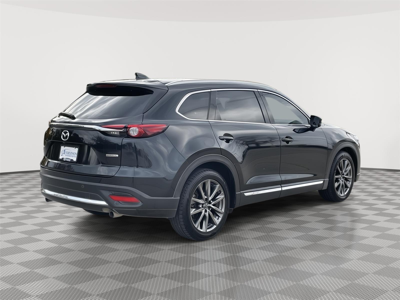 Vehicle photo 7