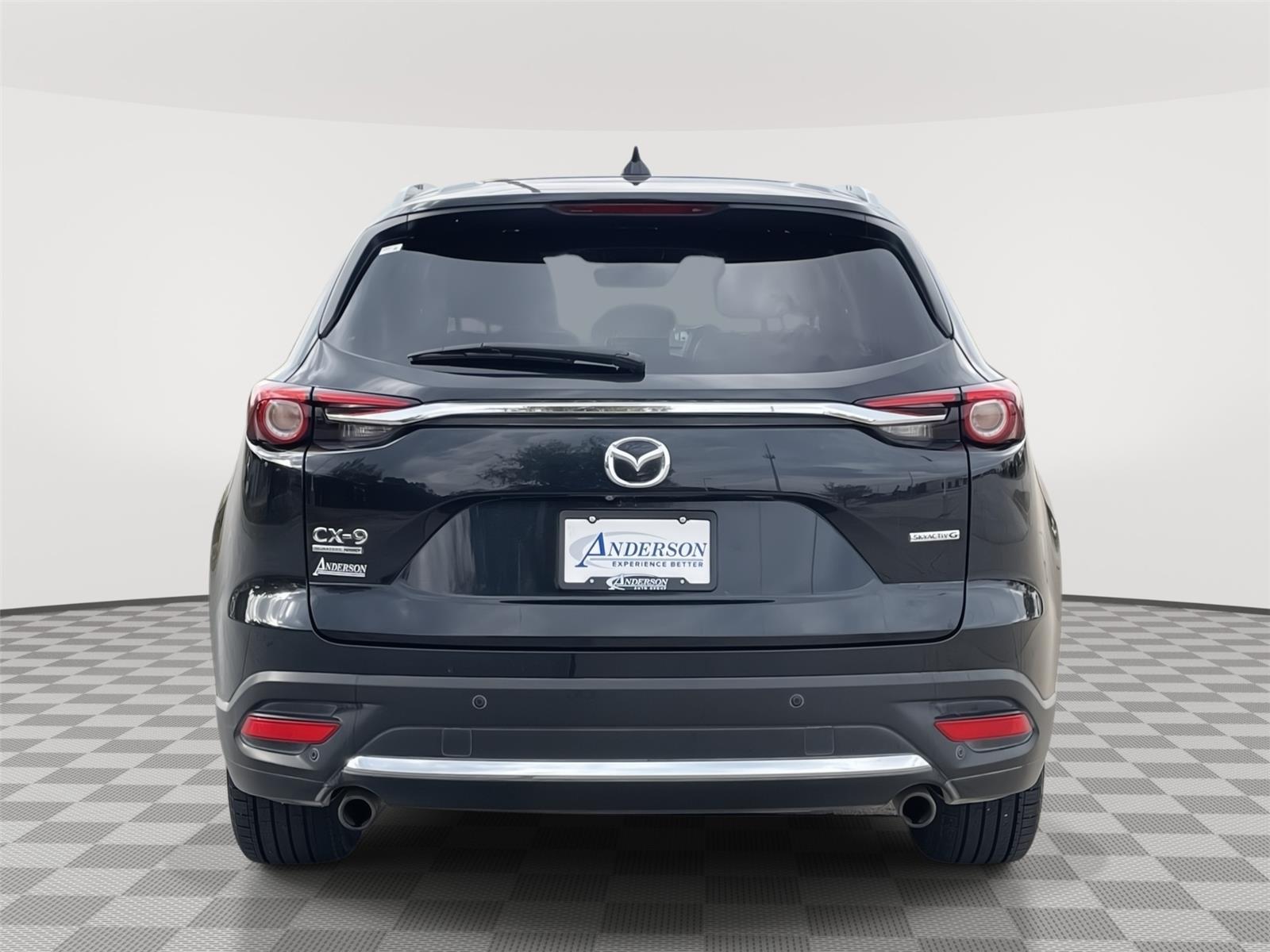 Vehicle photo 8