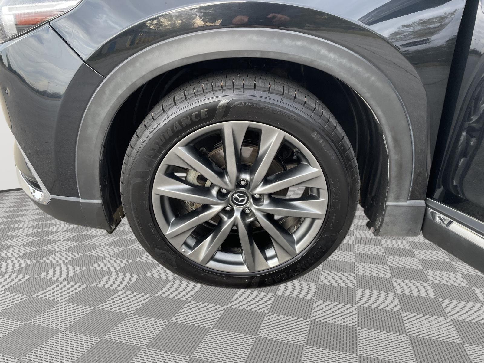 Vehicle photo 10