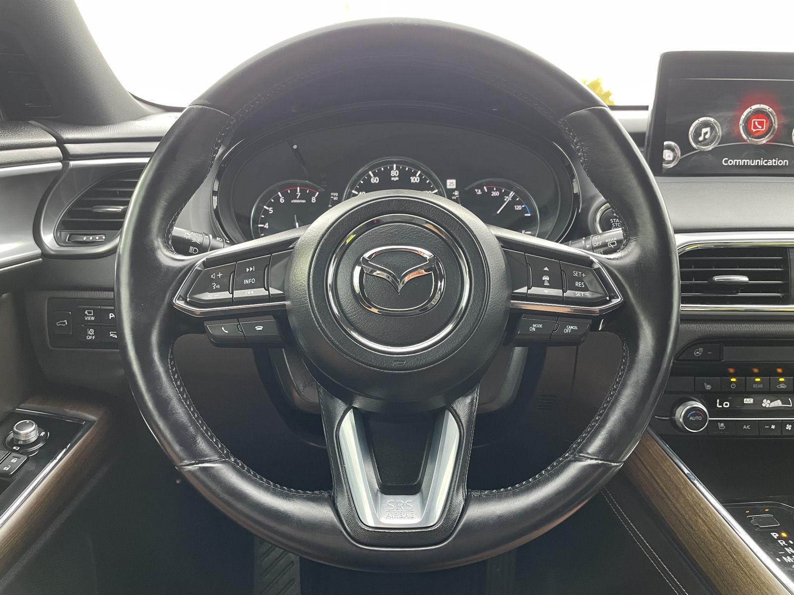 Vehicle photo 12