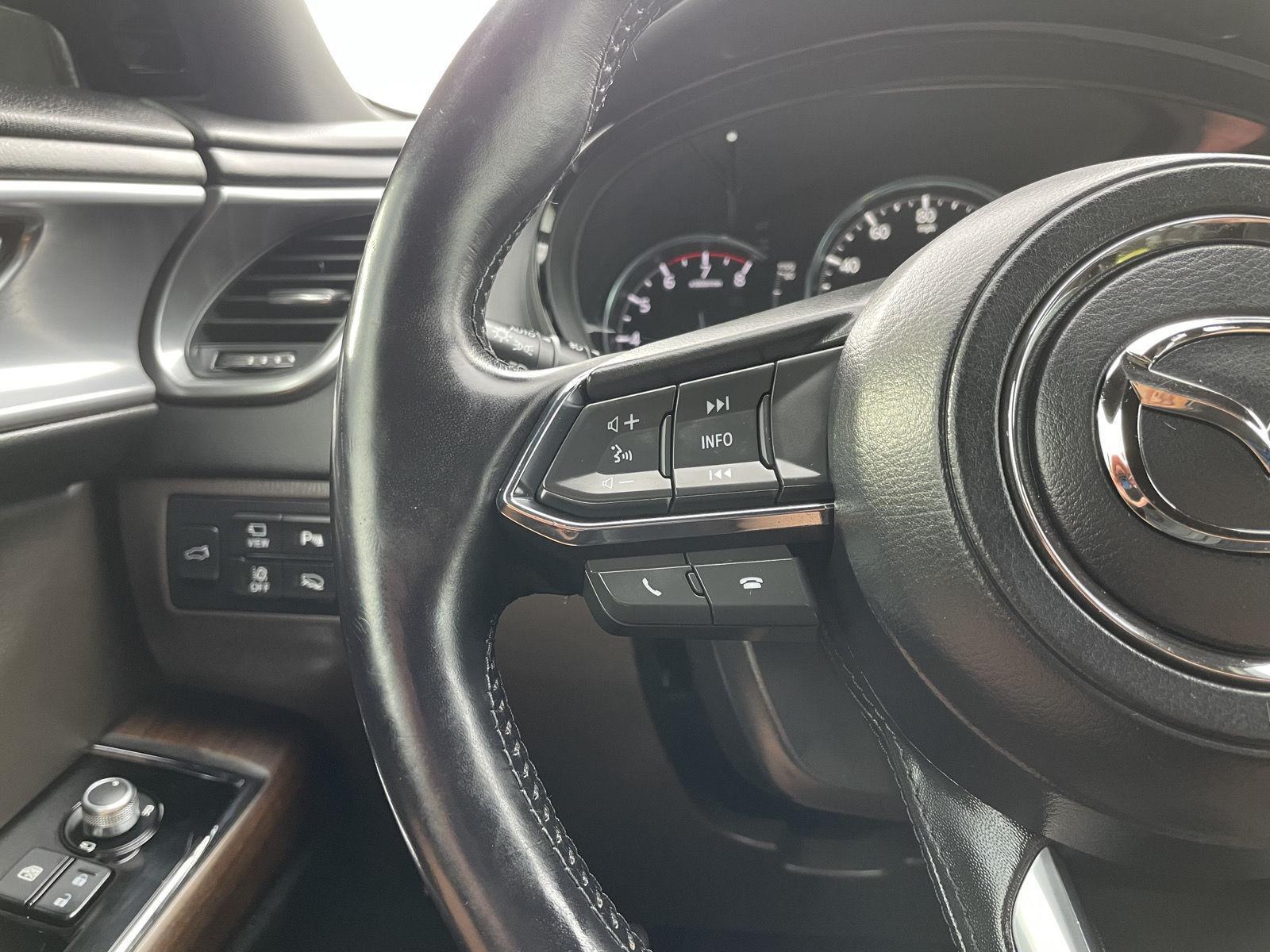 Vehicle photo 13
