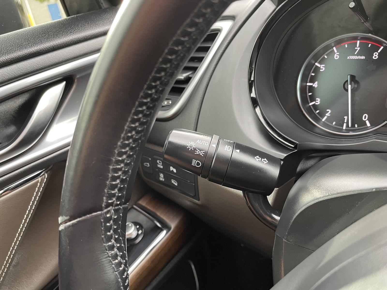 Vehicle photo 16