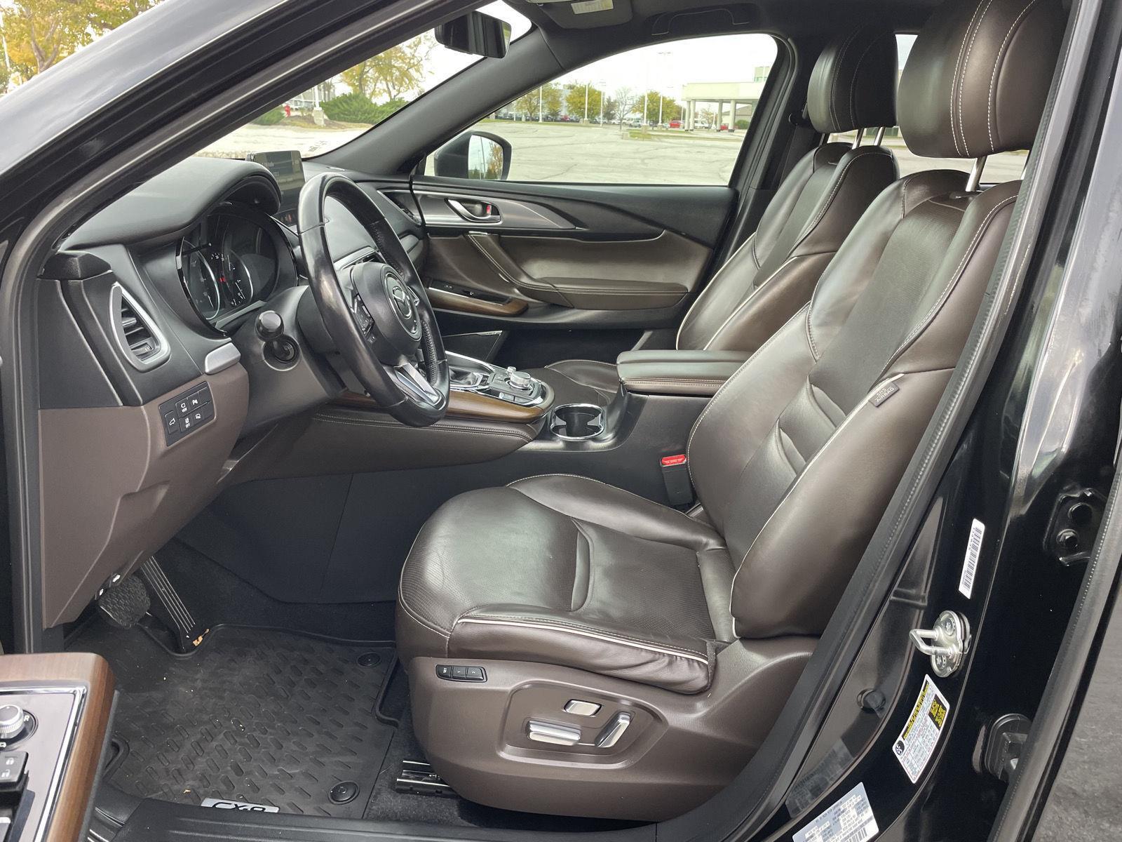 Vehicle photo 17