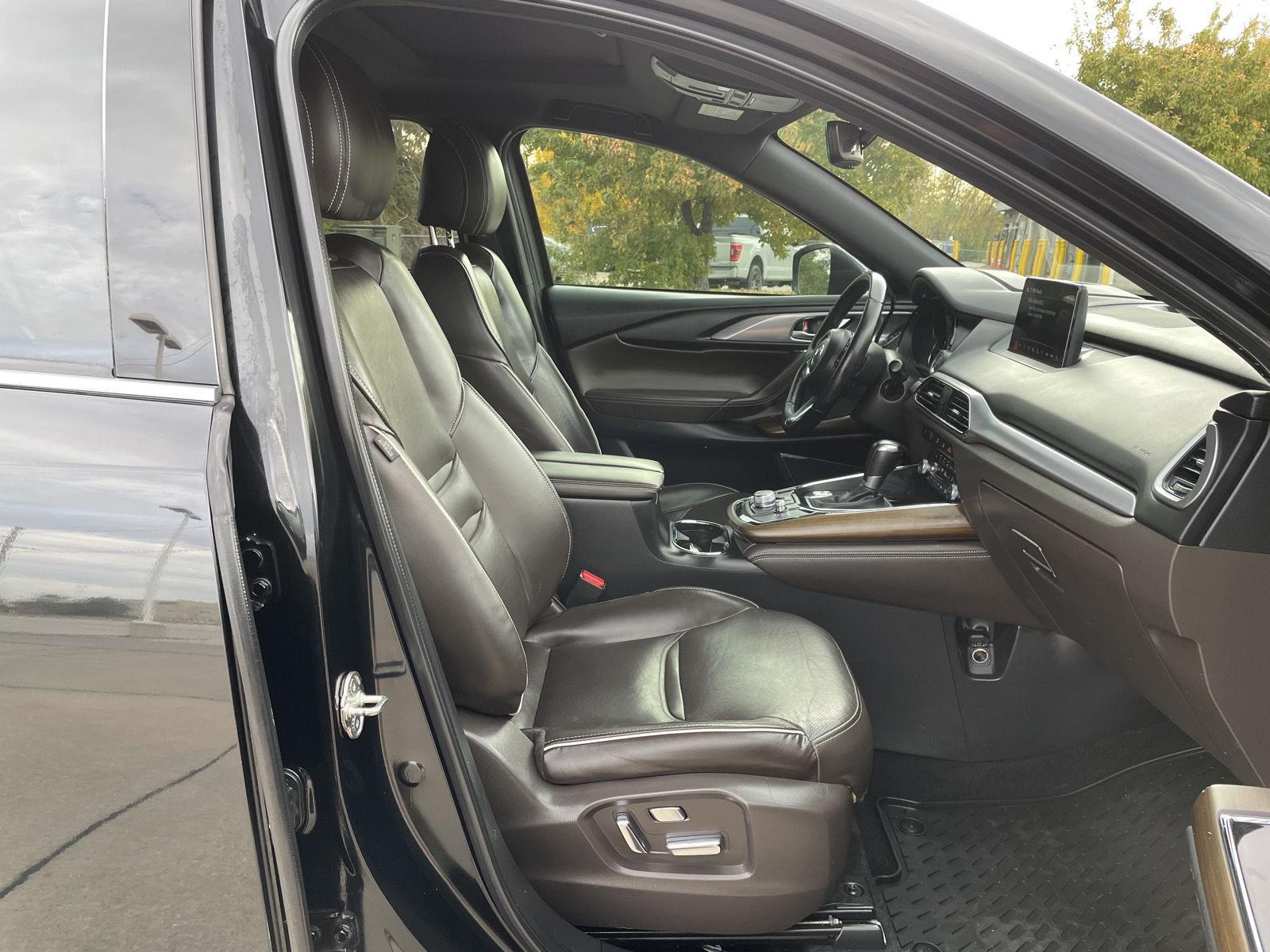 Vehicle photo 19
