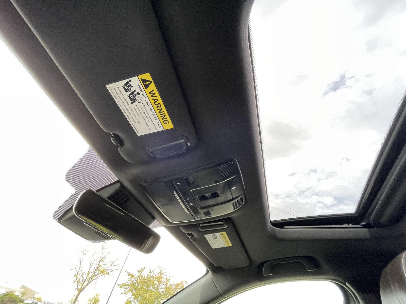 Vehicle photo 22