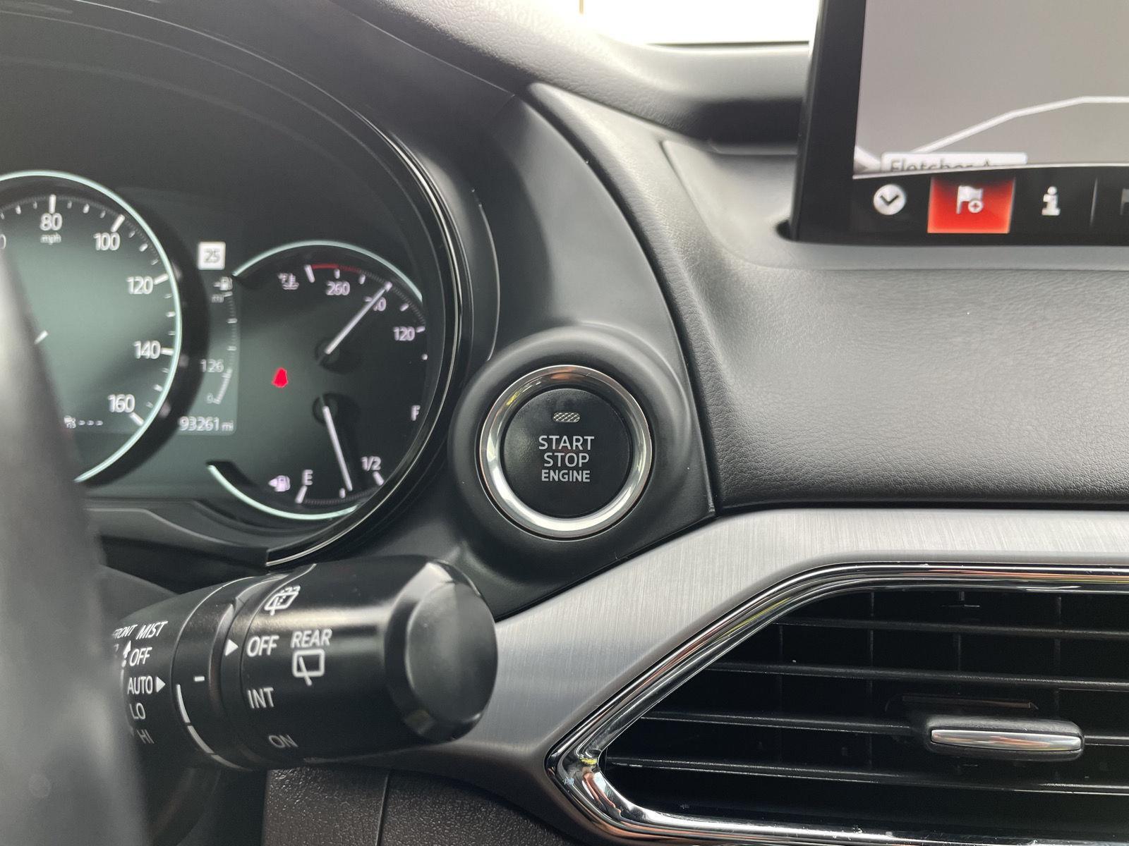 Vehicle photo 26