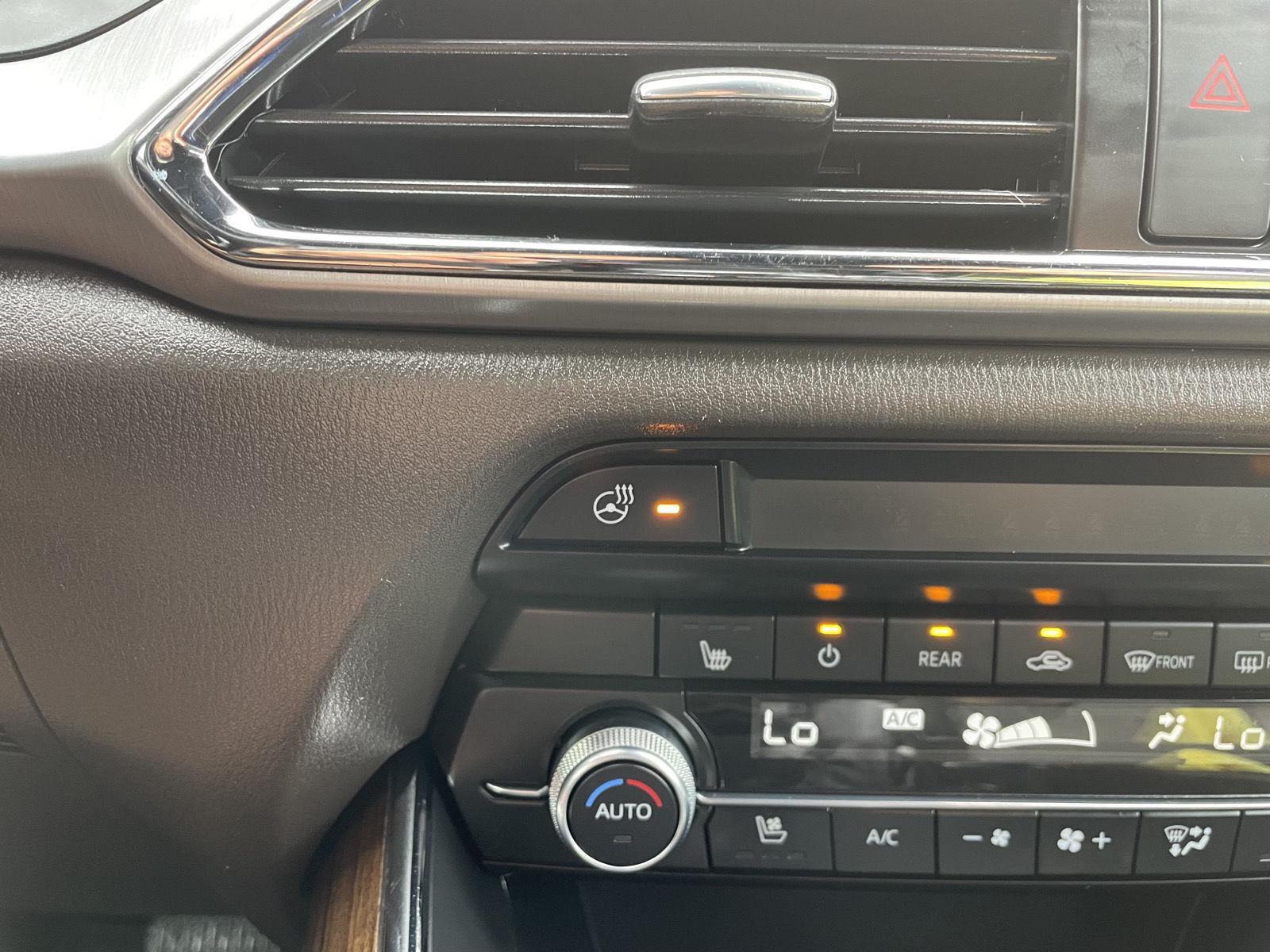 Vehicle photo 28